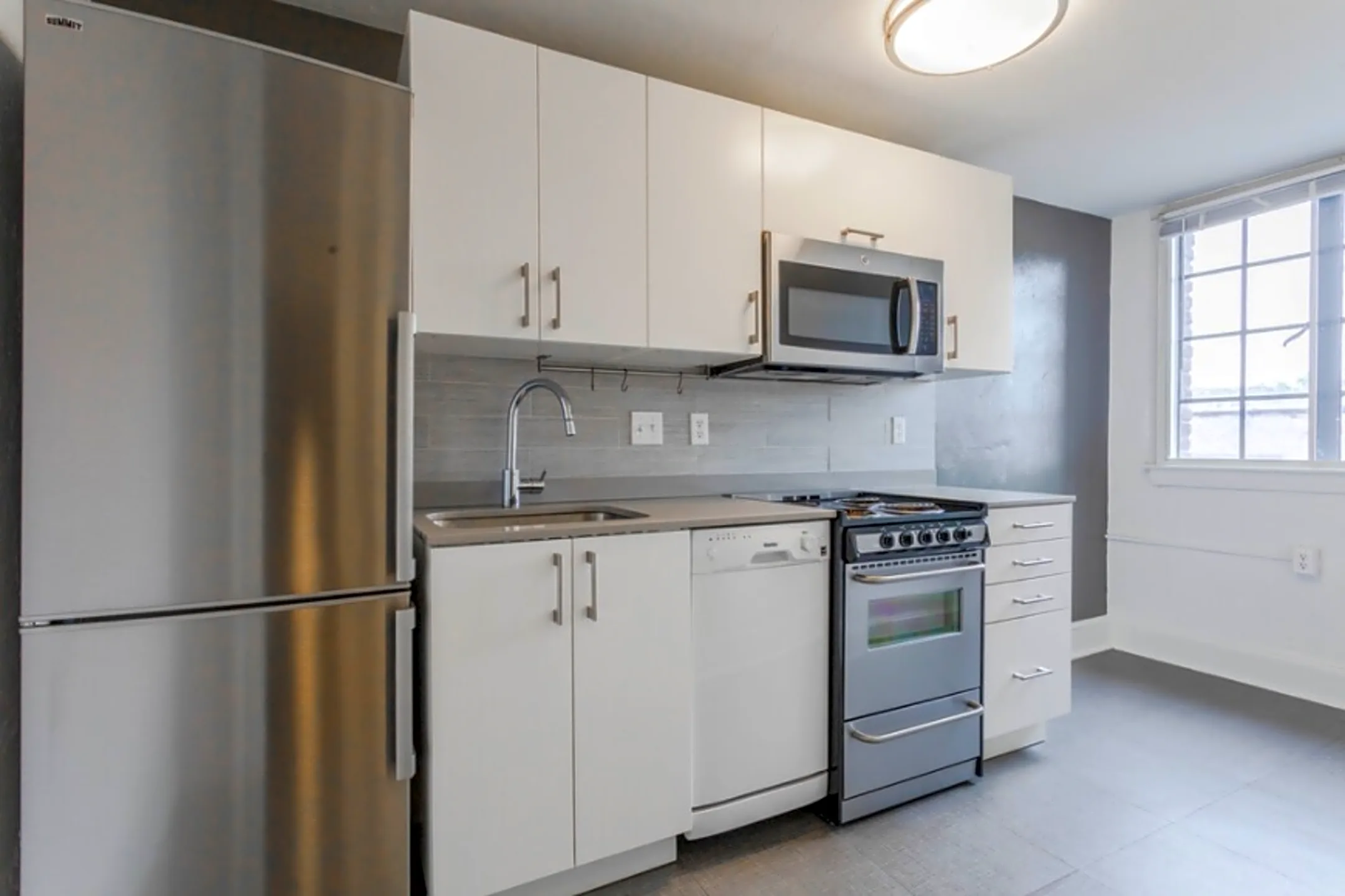 Kitchen - Cambridge Oxford Apartments - New Haven, CT