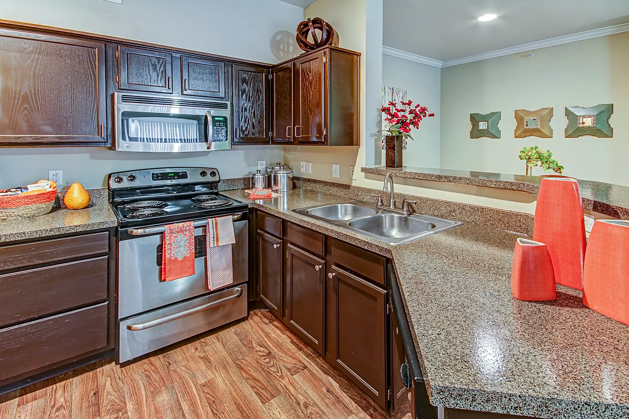 St. Laurent Apartment Homes Grand Prairie, TX 75050