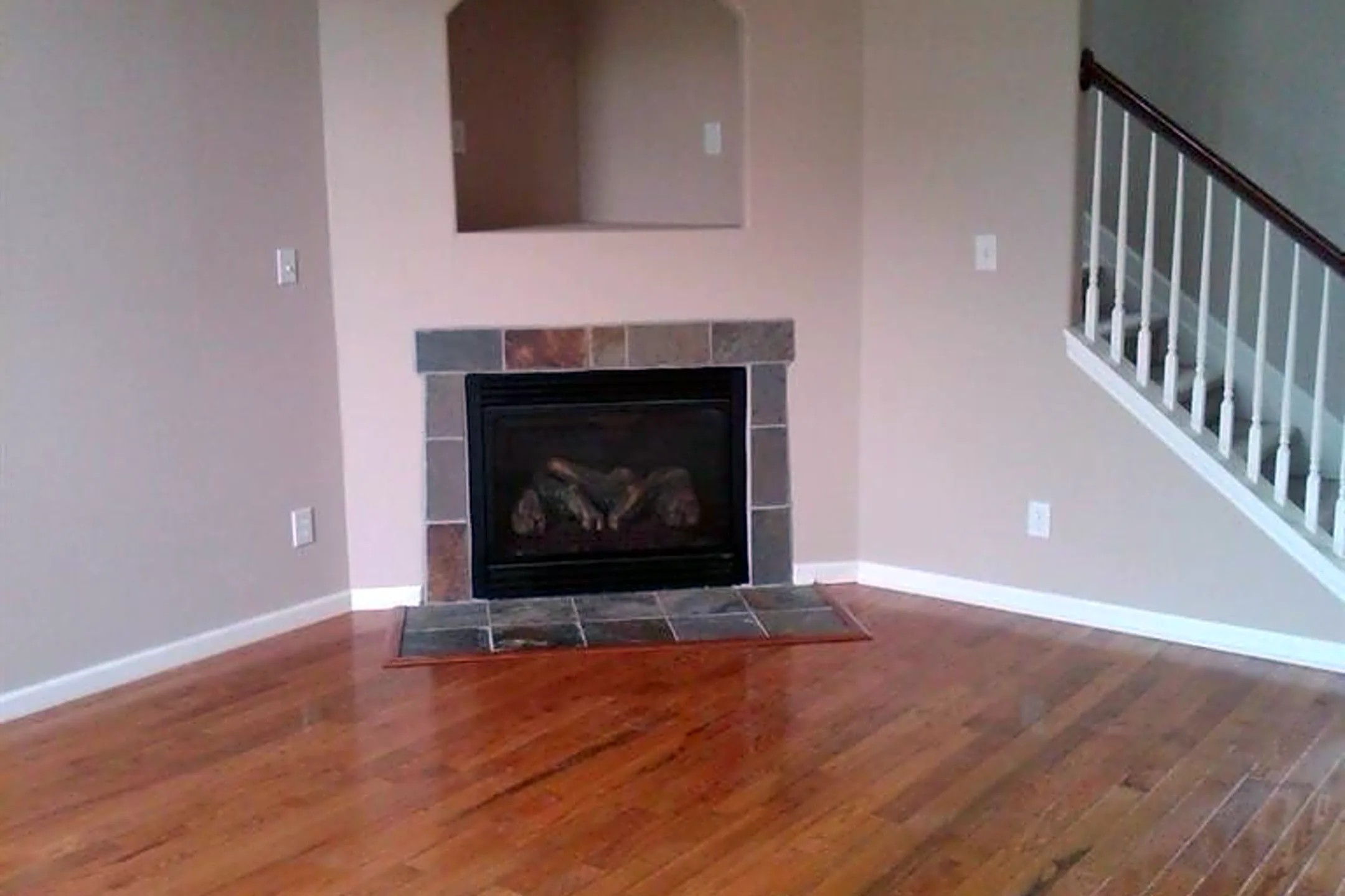 Living Room - 3100 Roundway Down Ln - Lexington, KY