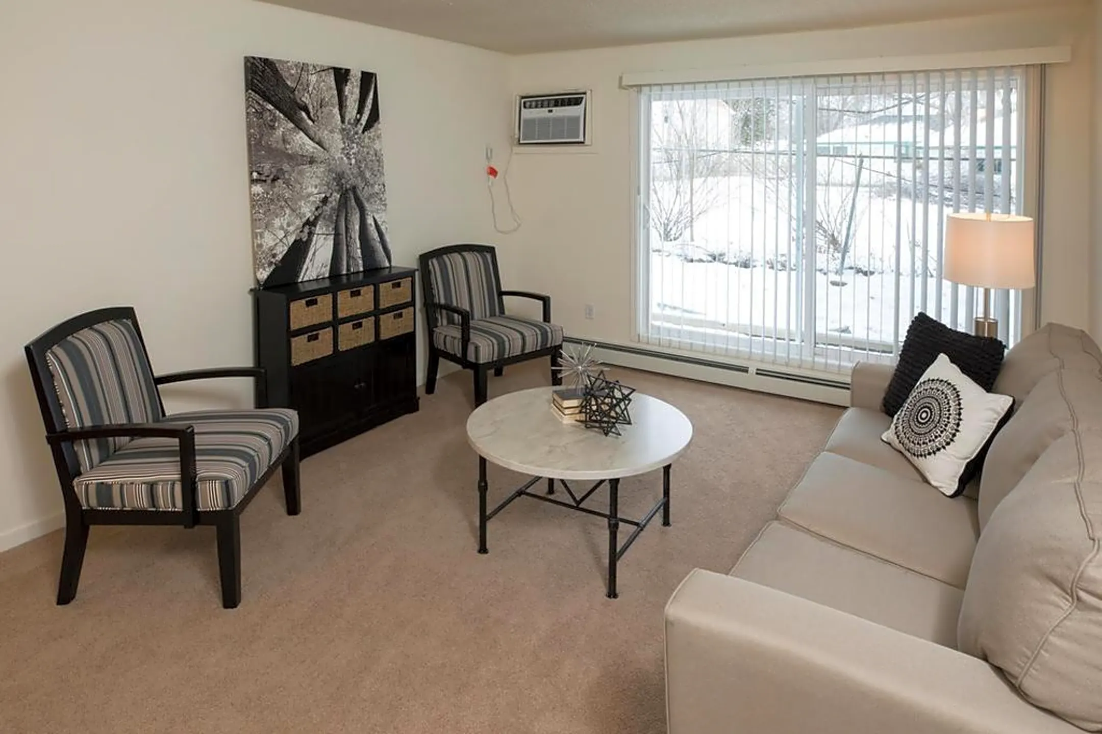 Lynn 7th Ave Apartments Anoka, MN 55303