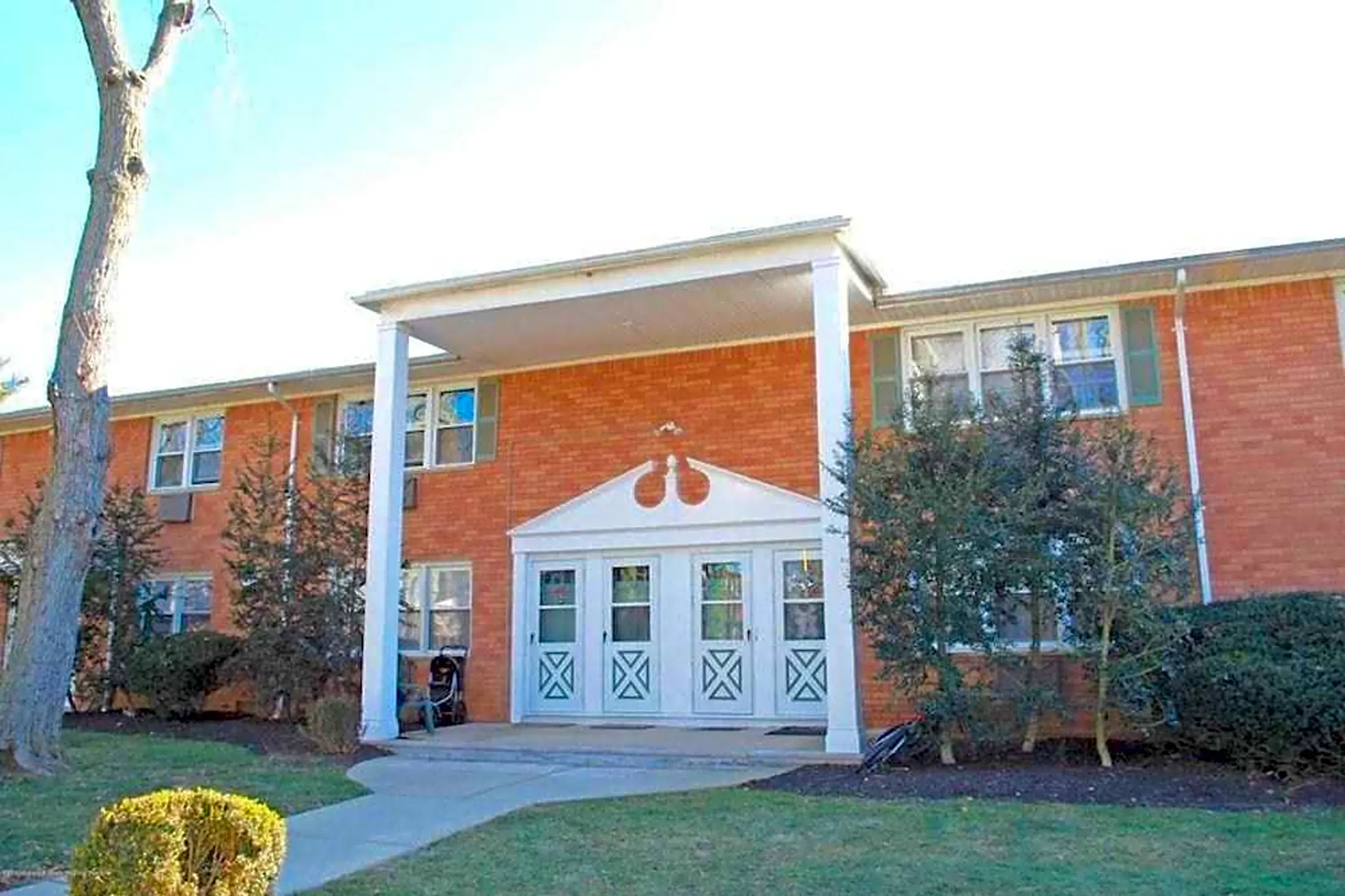 Navesink Cove 96 E. Ave Atlantic Highlands, NJ Apartments for Rent