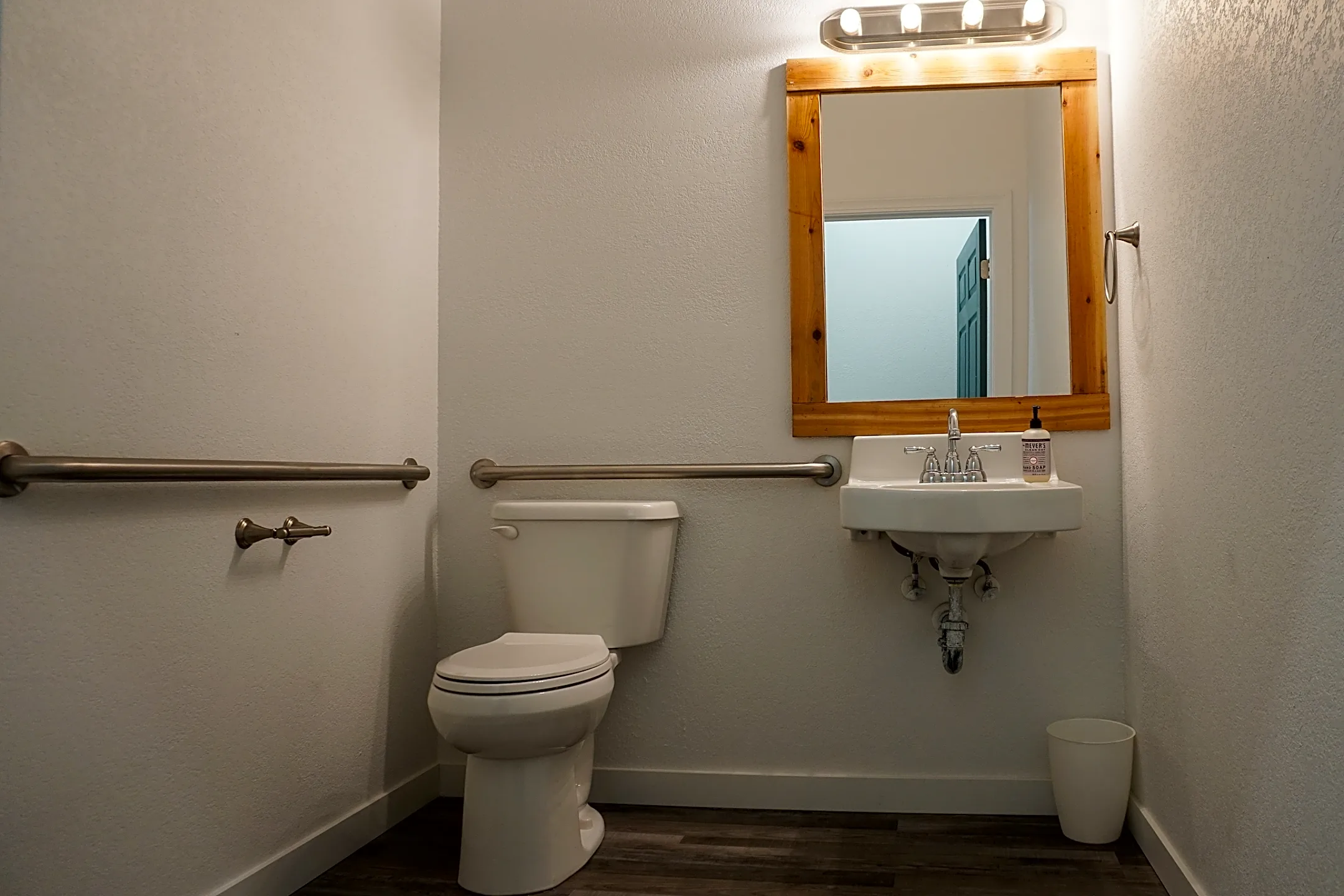 710 Pacific Ave N Apartments Long Beach, WA 98631