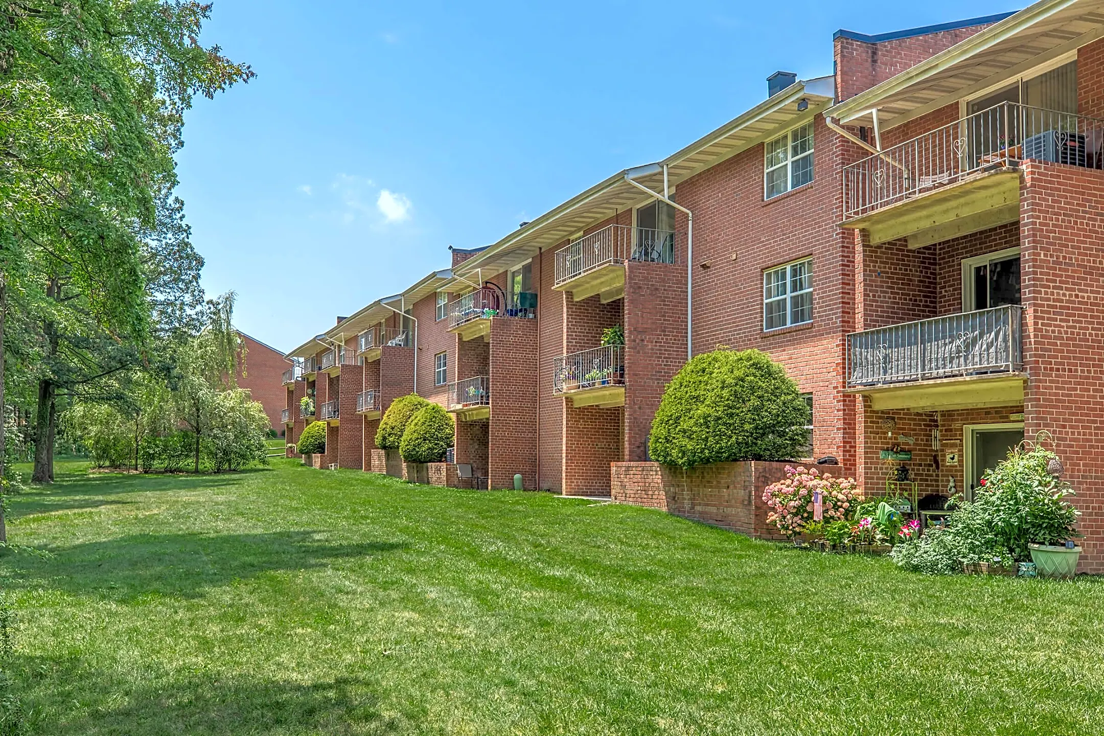 Building - Perry Hall Apartments - Nottingham, MD