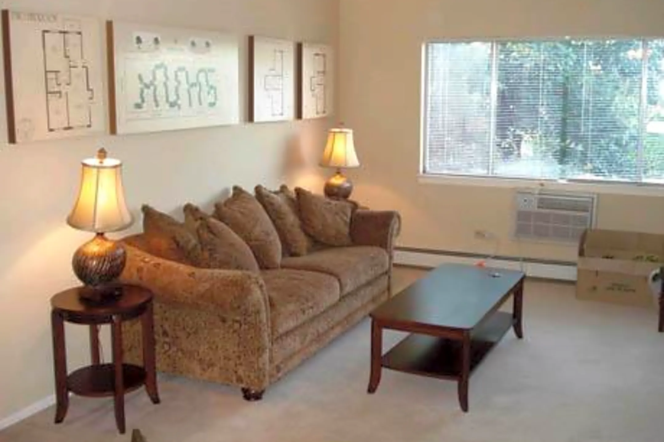 Hunt Club Apartments 751 S Wolf Rd. Wheeling, IL Apartments for