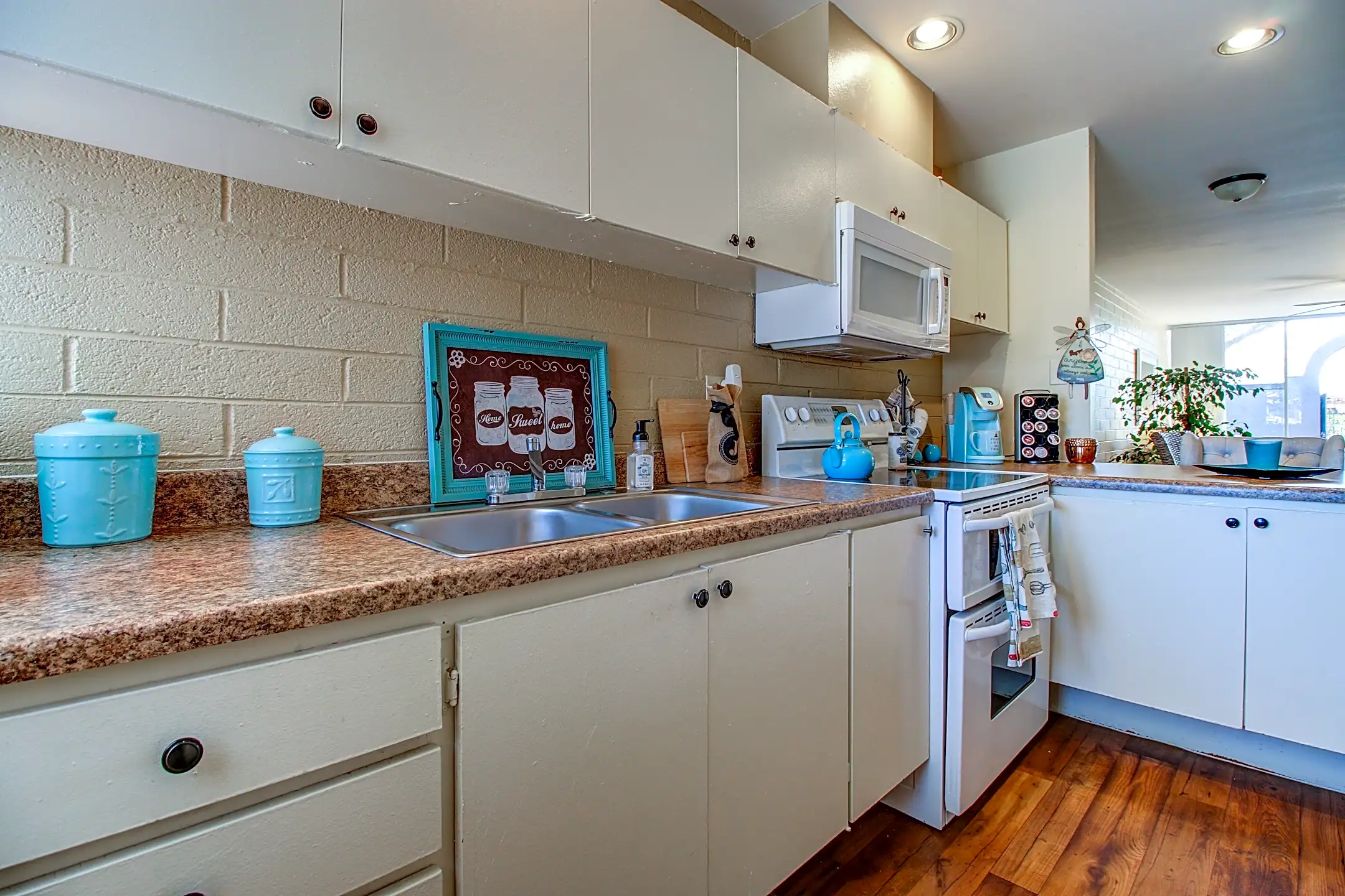 Greenwood Apartments 1322 N la Jolla Blvd Goodyear, AZ Apartments