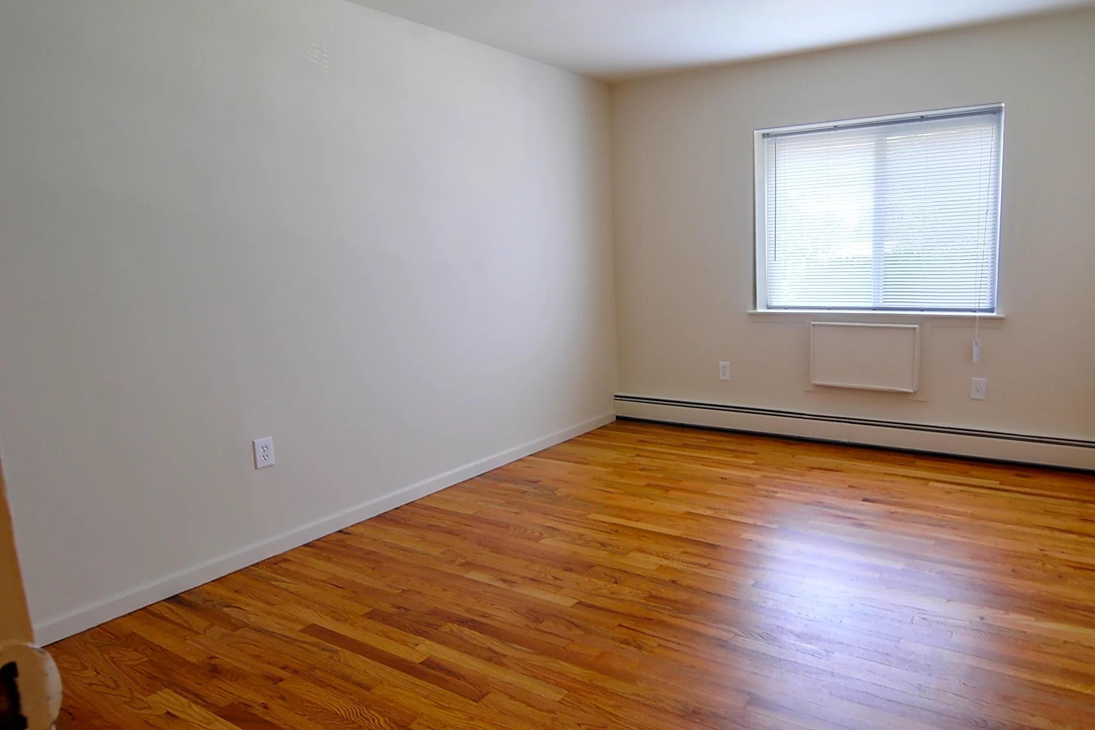 Runnymede Gardens Verona, NJ 07044