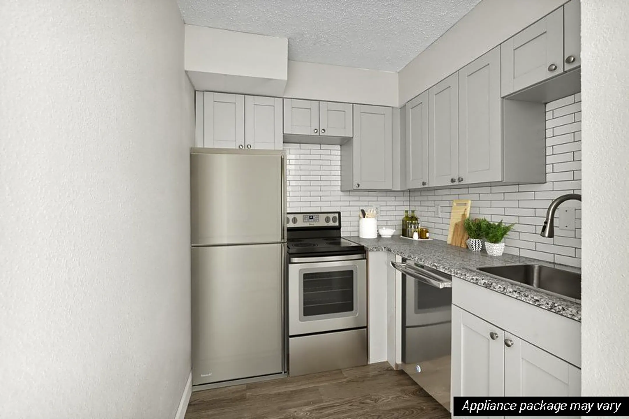 Lenox Cove 8737 Baymeadows Road Jacksonville, FL Apartments for