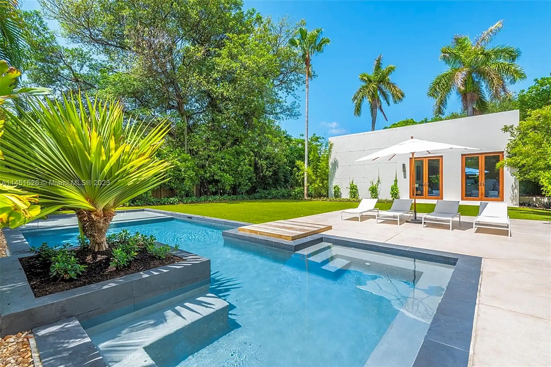 Pool - 958 NE 84th St - Miami, FL