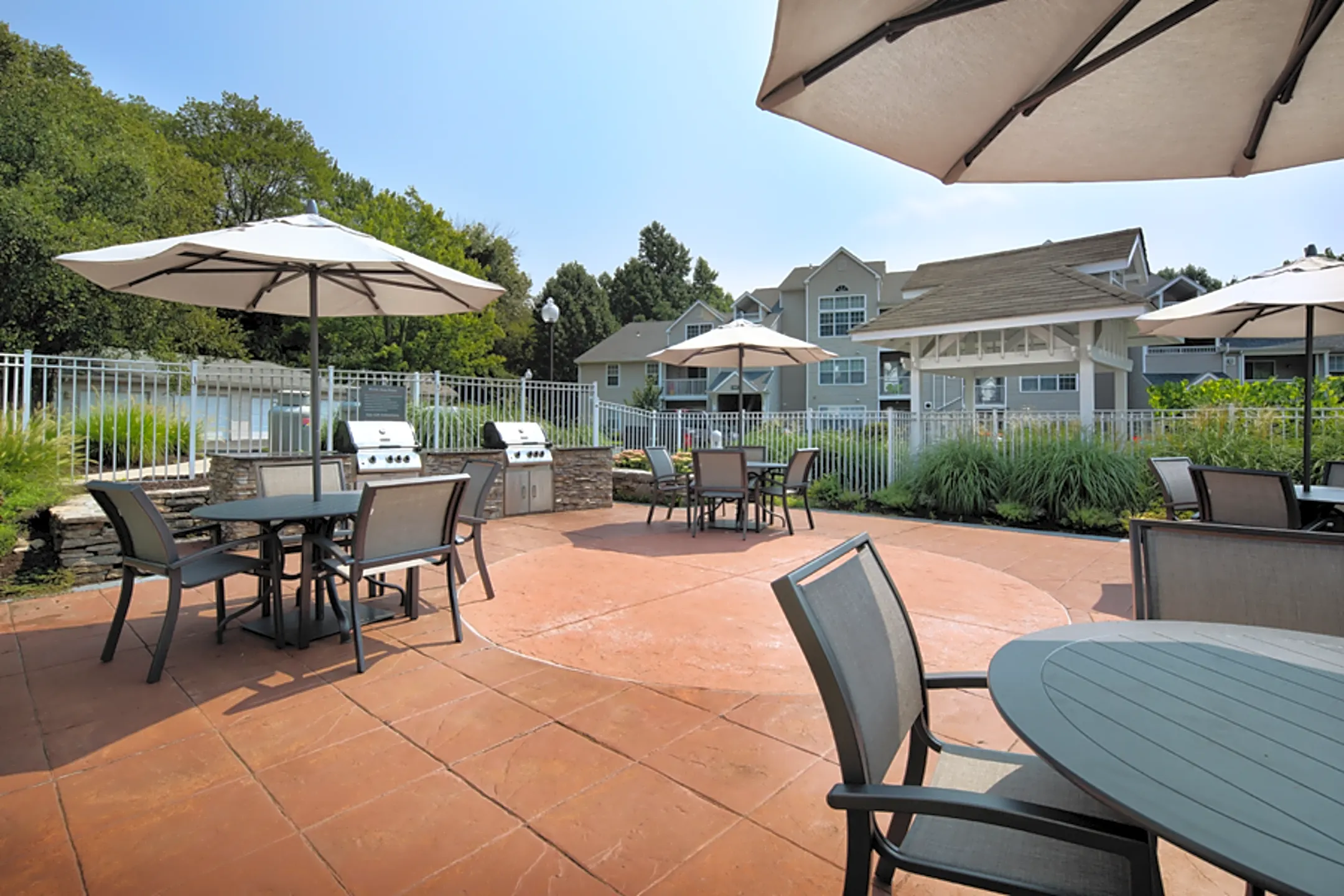 The Royce at Trumbull 100 Avalon Gates Trumbull, CT Apartments for