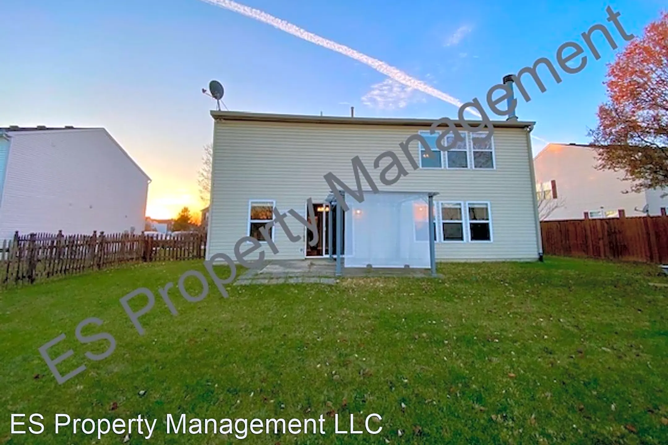 Building - 2073 Westmere Dr - Plainfield, IN