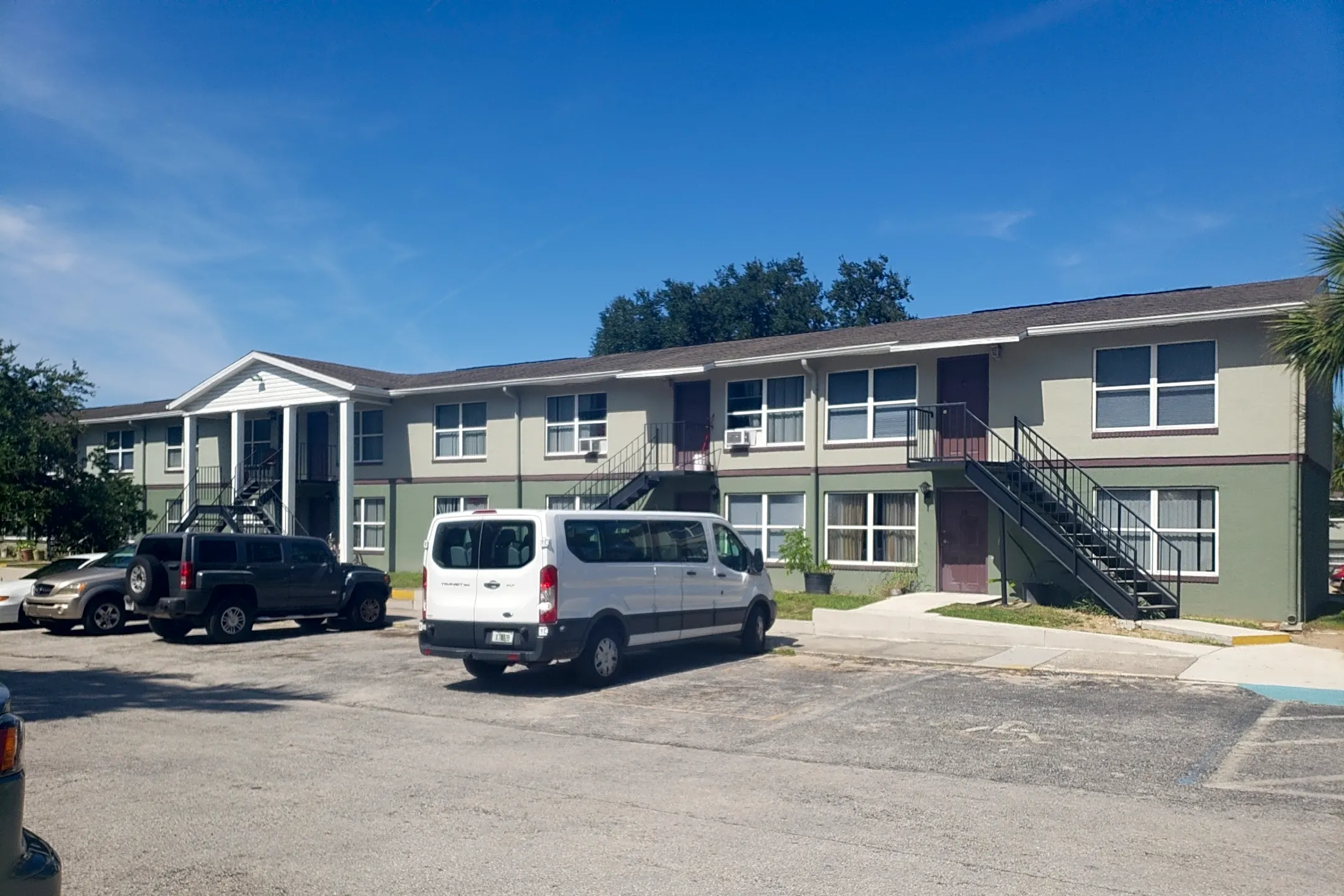 WOODLAWN TERRACE - 200 S Woodlawn St | Saint Augustine, FL Apartments ...