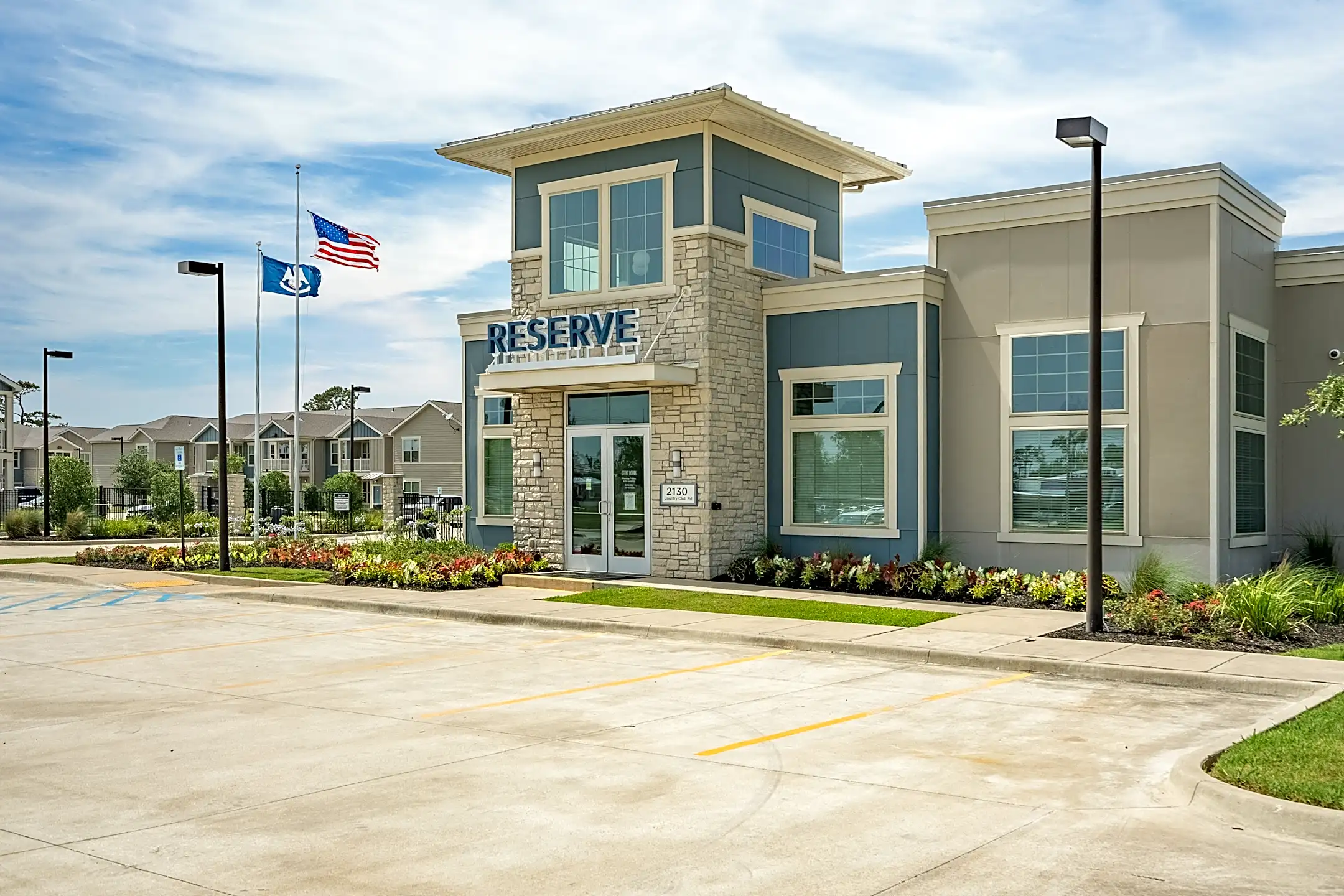 The Reserve at Country Club Apartments - Lake Charles, LA 70605