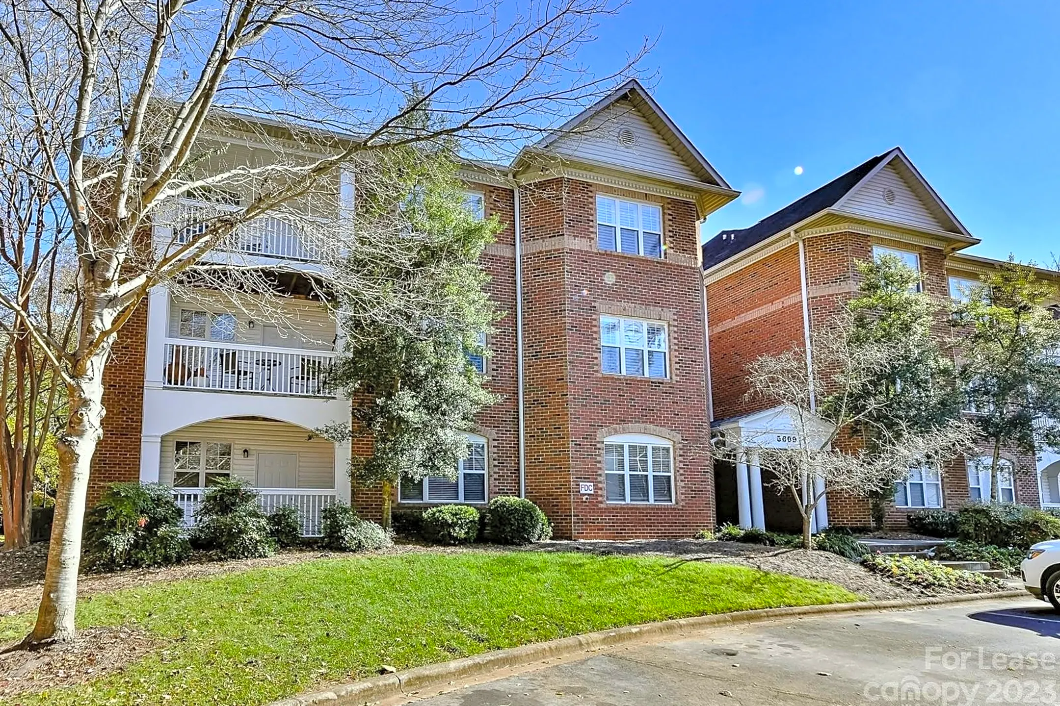 Building - 5609 Fairview Rd #1 - Charlotte, NC