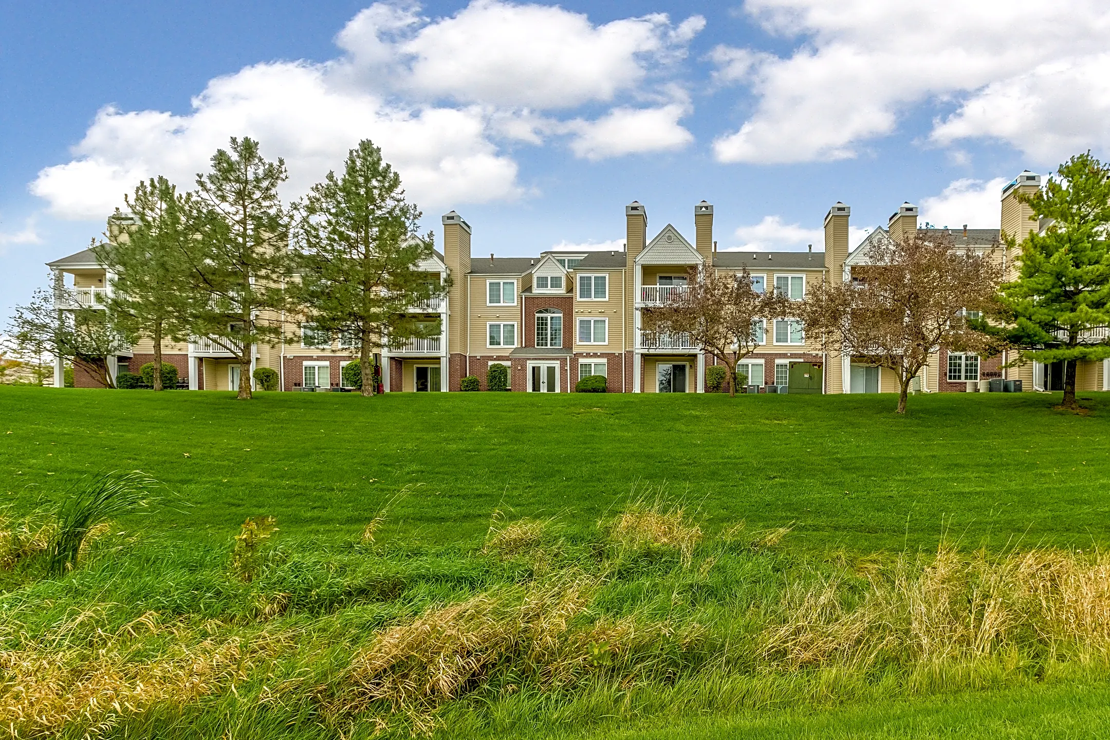 Ashley Square Apartments 5501 Aurora Ave Des Moines, IA Apartments
