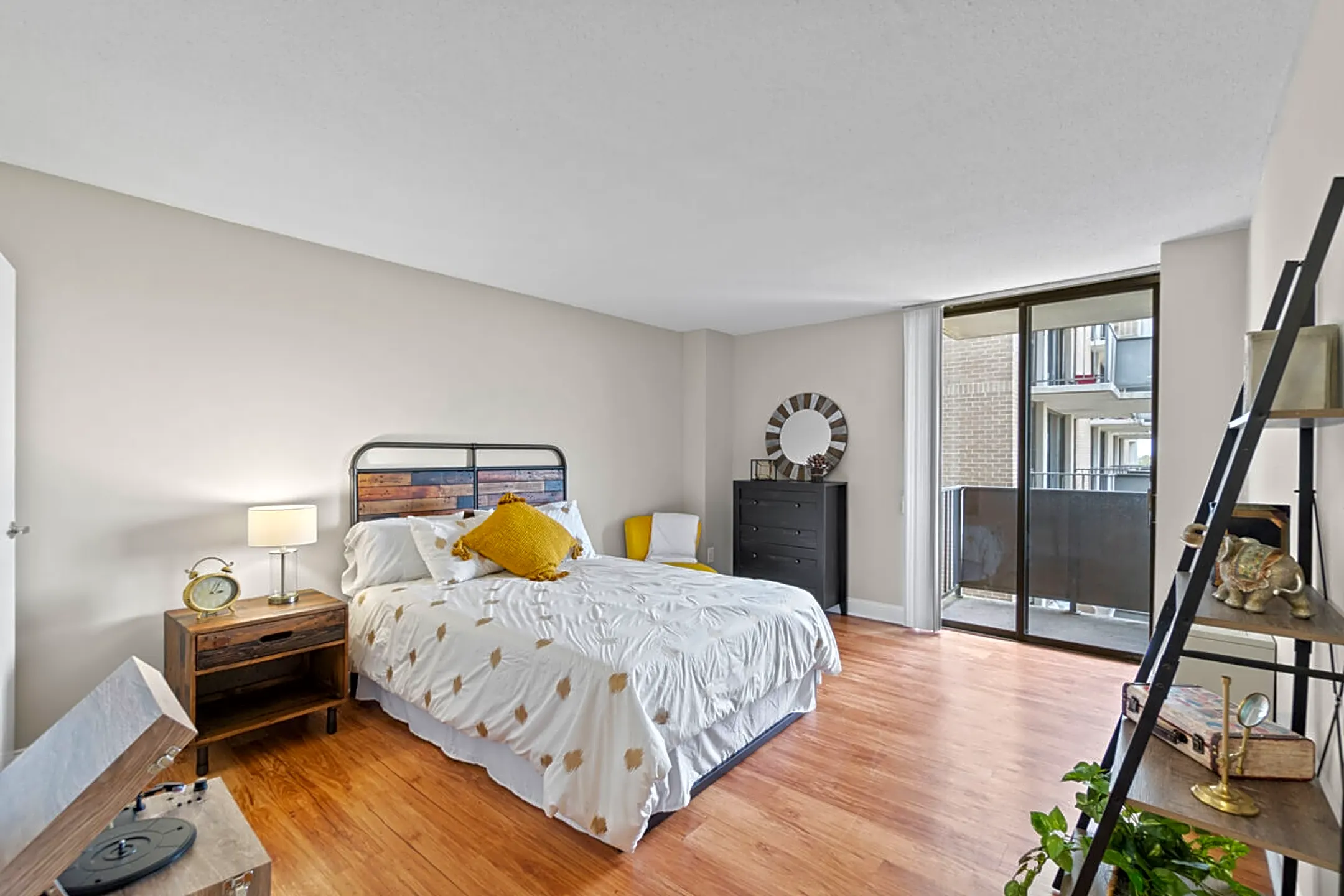 Westchester Tower Apartment Homes 6200 Westchester Park Dr College