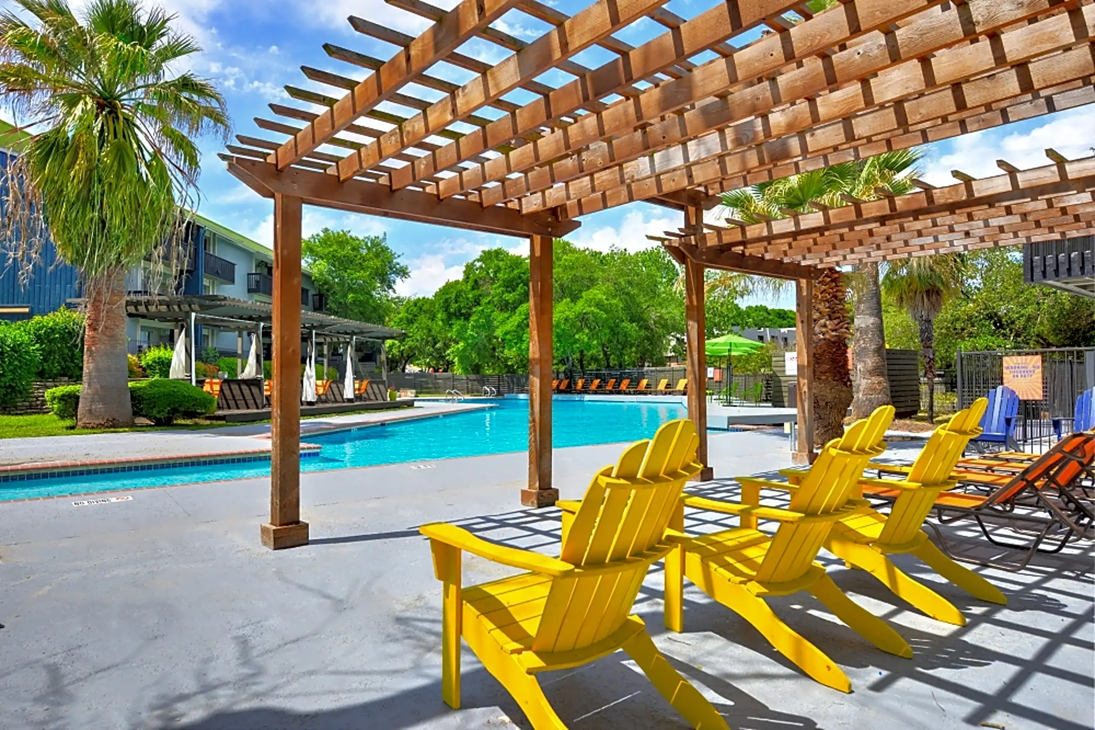 Mia Riverside 1601 Royal Crest Dr Austin, TX Apartments for Rent