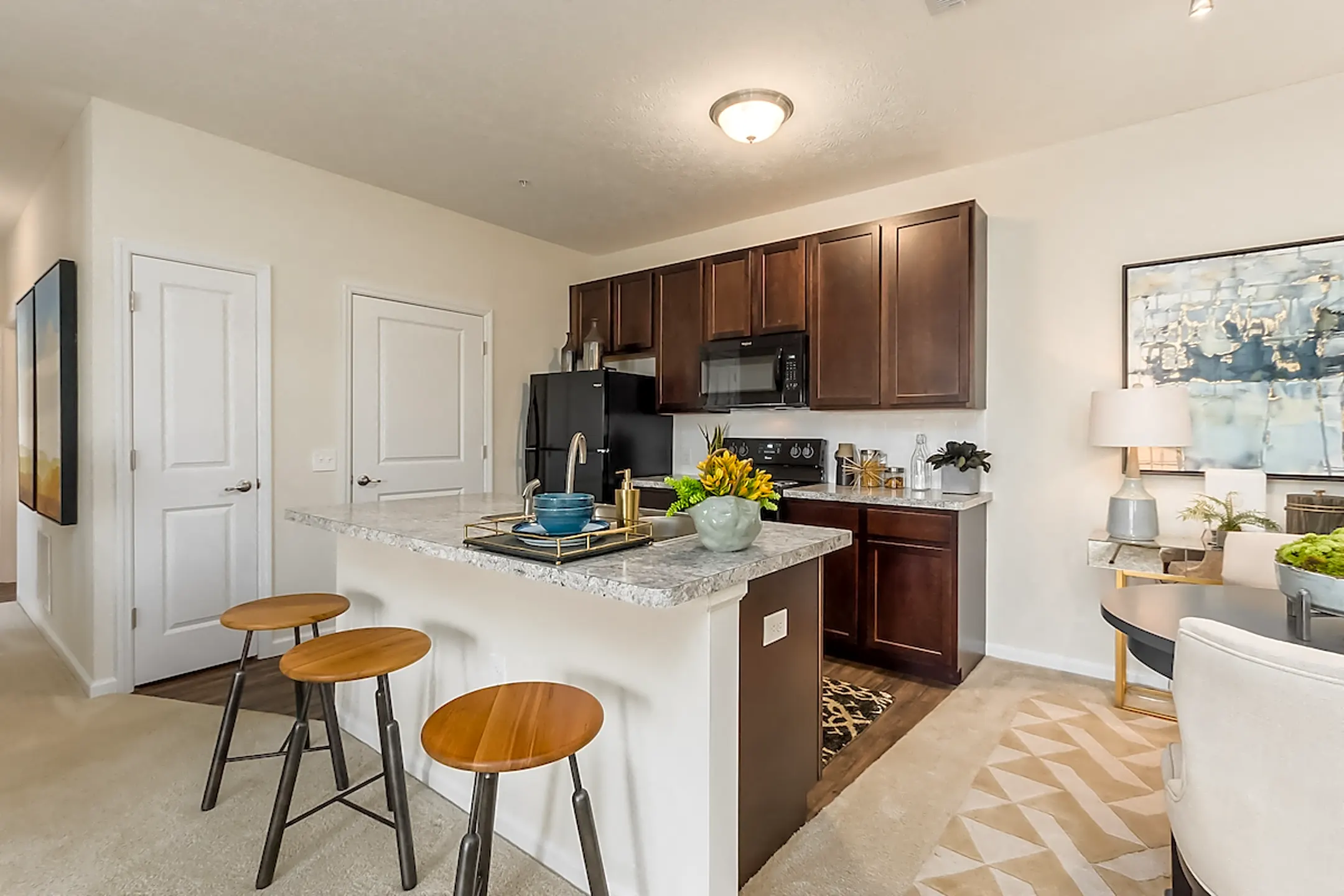 Overland Park 201 Courtright East Road Pickerington, OH Apartments