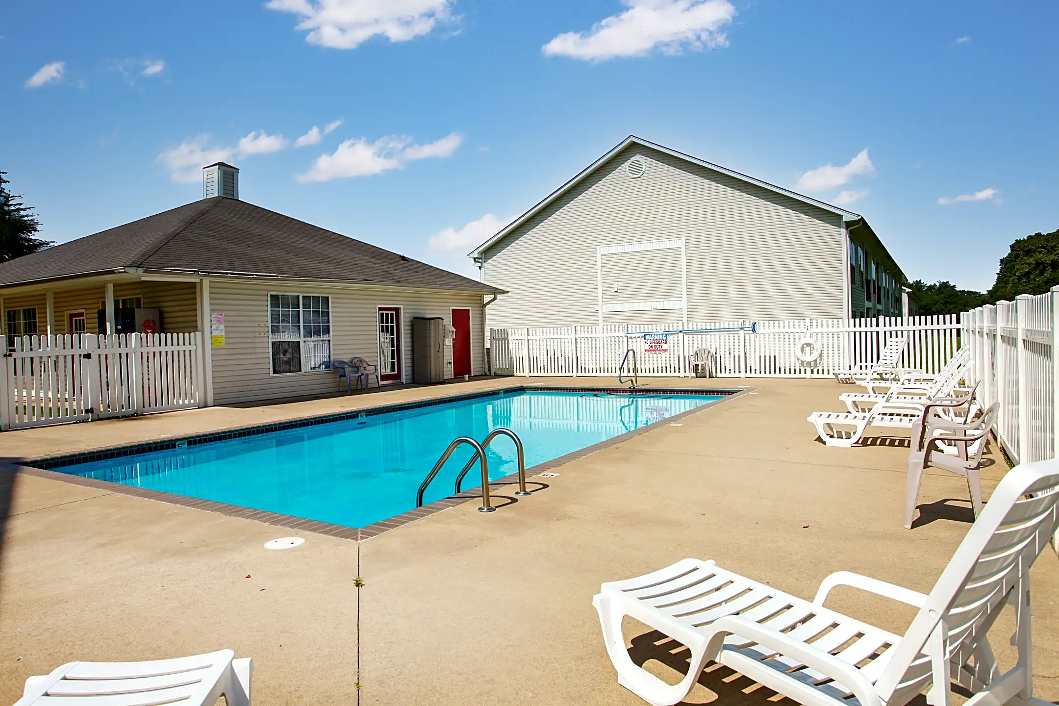 Village Square of Russellville - Russellville, AR