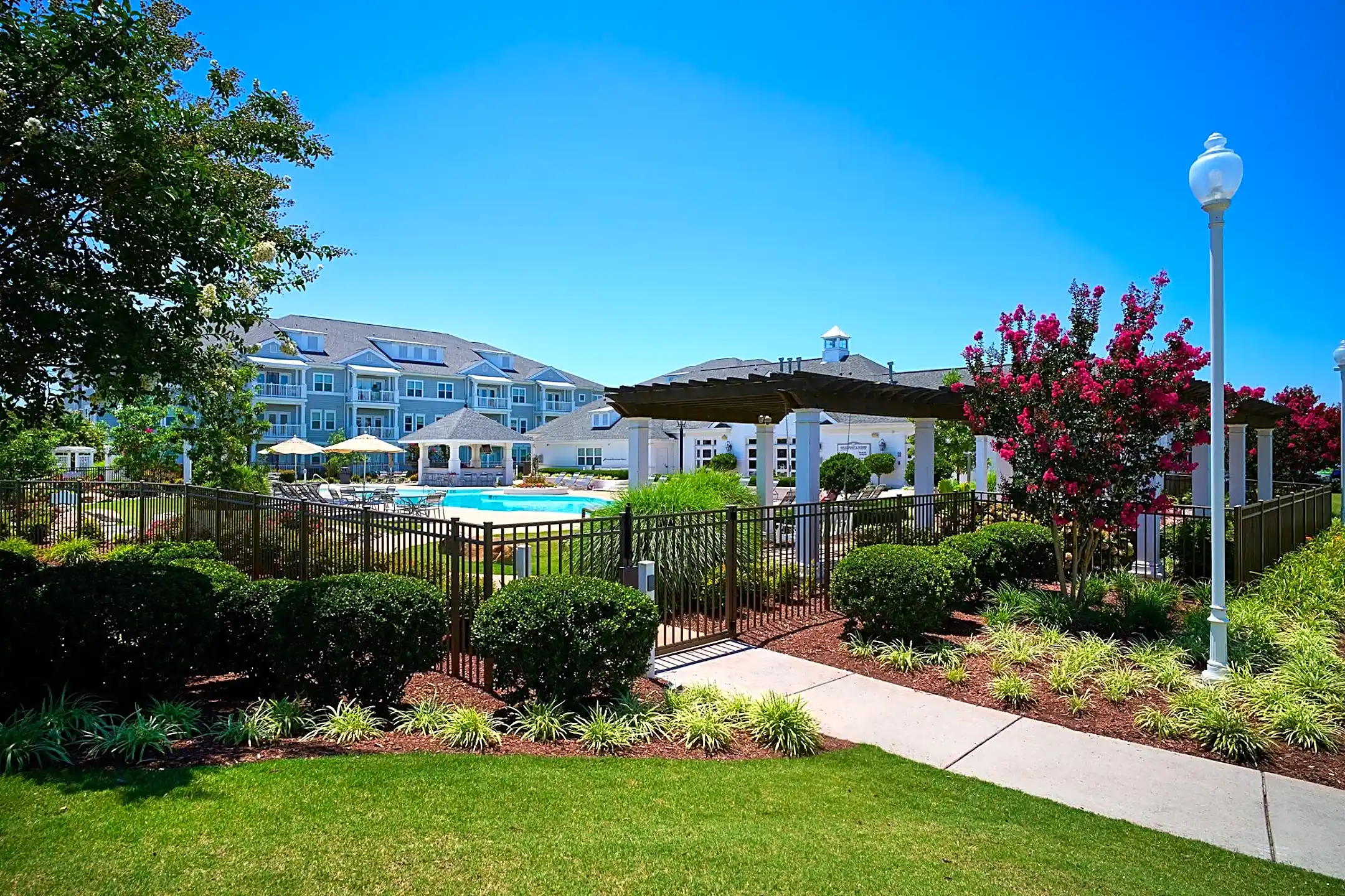 The Apartments at Spence Crossing 3900 Spence Crossing Way Virginia