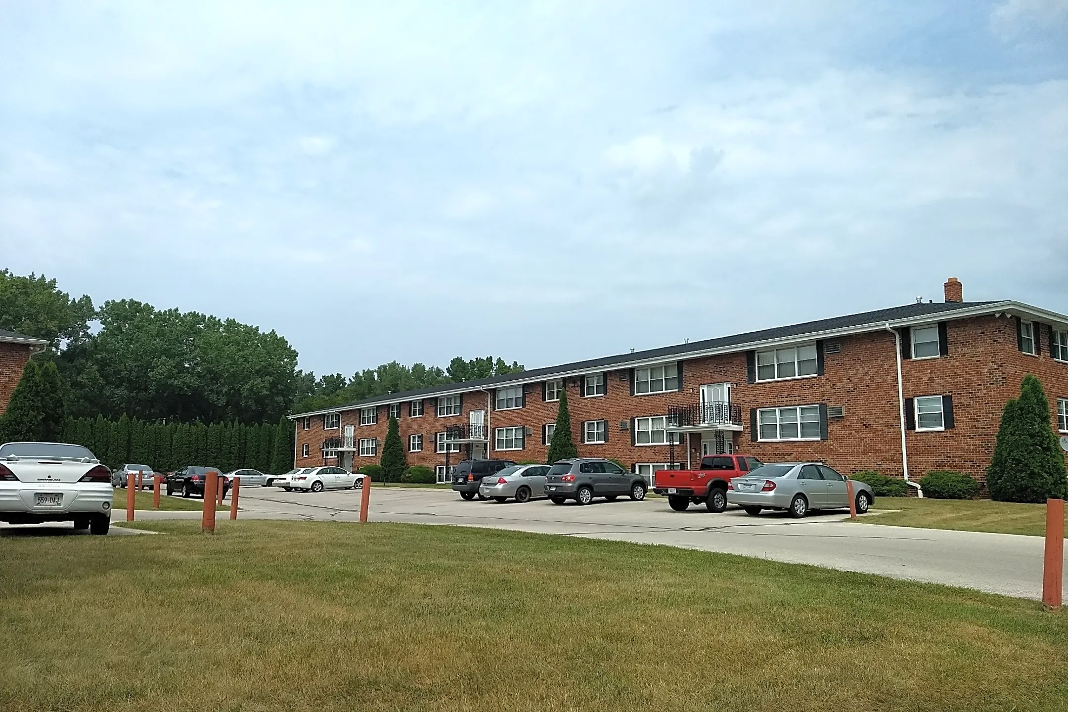 Meadow View East Apartments & Townhomes 2323 Eastman Ave Green Bay