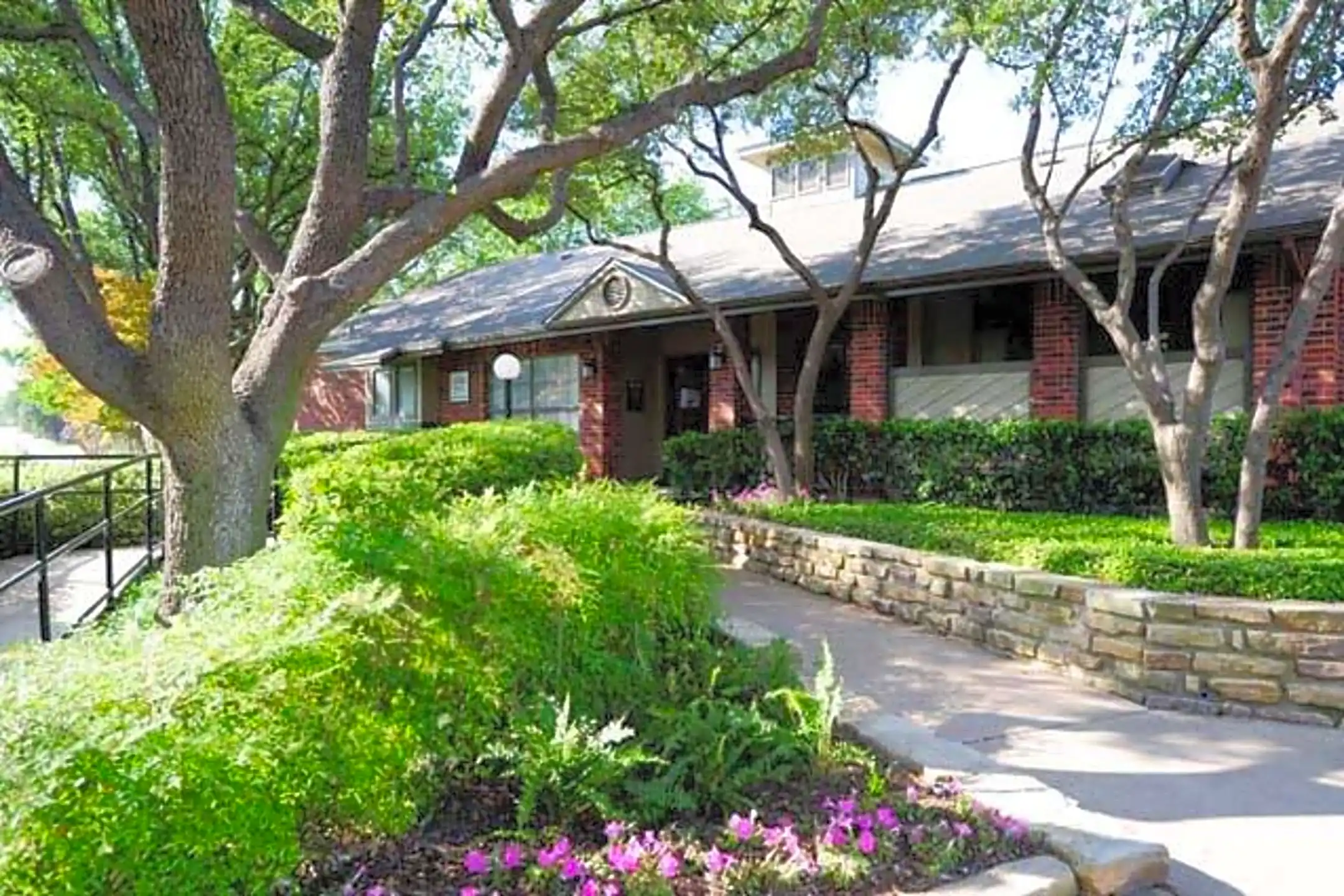 2401 Ohio Dr Apartments Plano, TX 75093