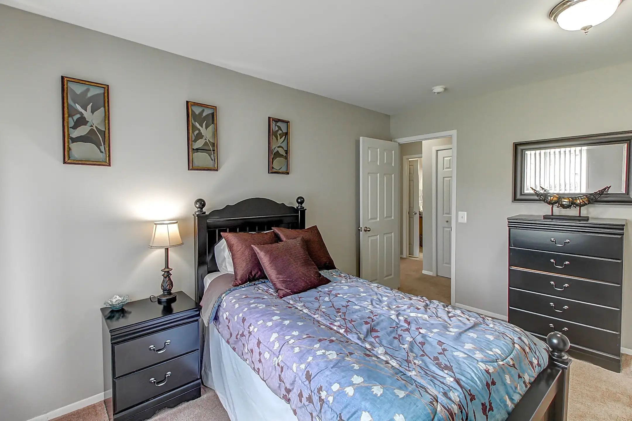 Timberlea Village 416 Timberlea Dr Rochester Hills, MI Apartments