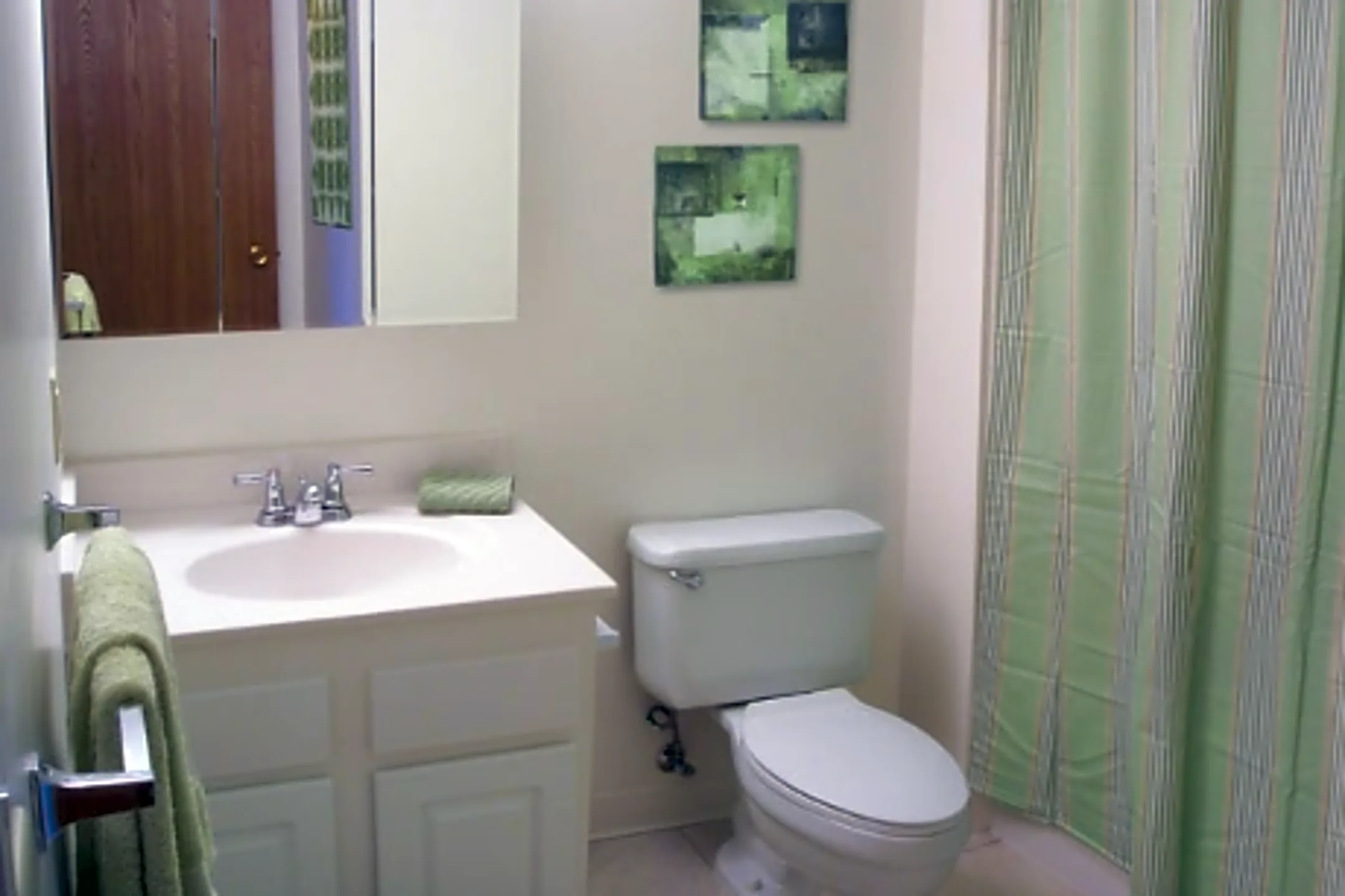 Kensington Place Apartments Cleveland Heights, OH 44118