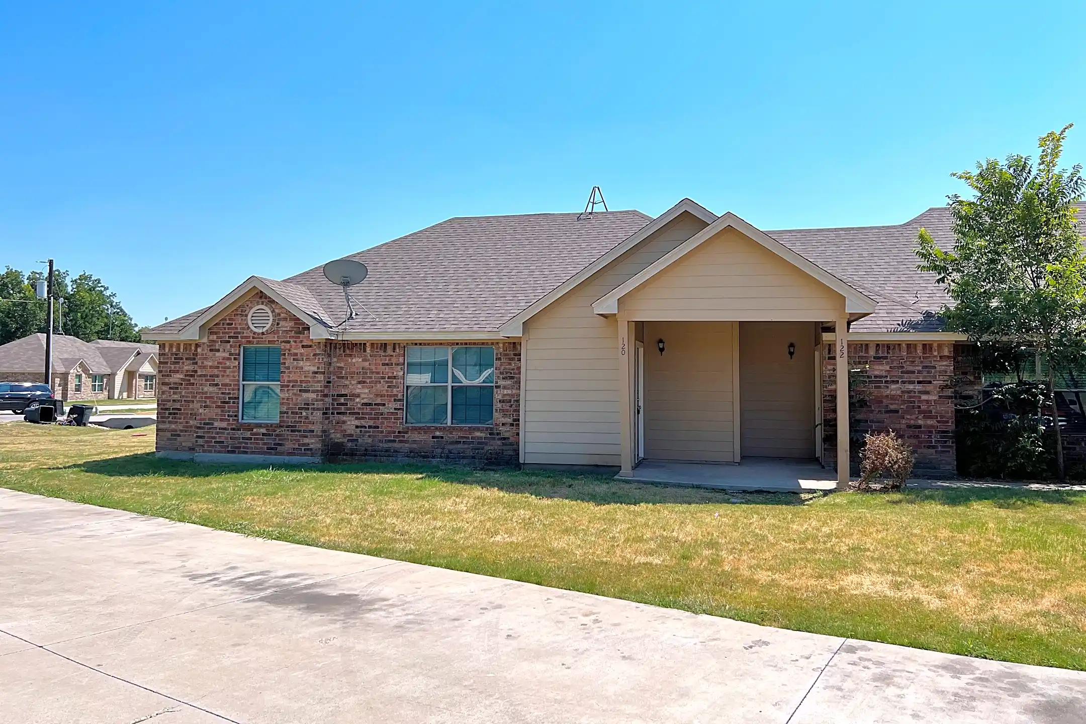 122 Sunburst Court Weatherford, TX Duplexs for Rent Rent.