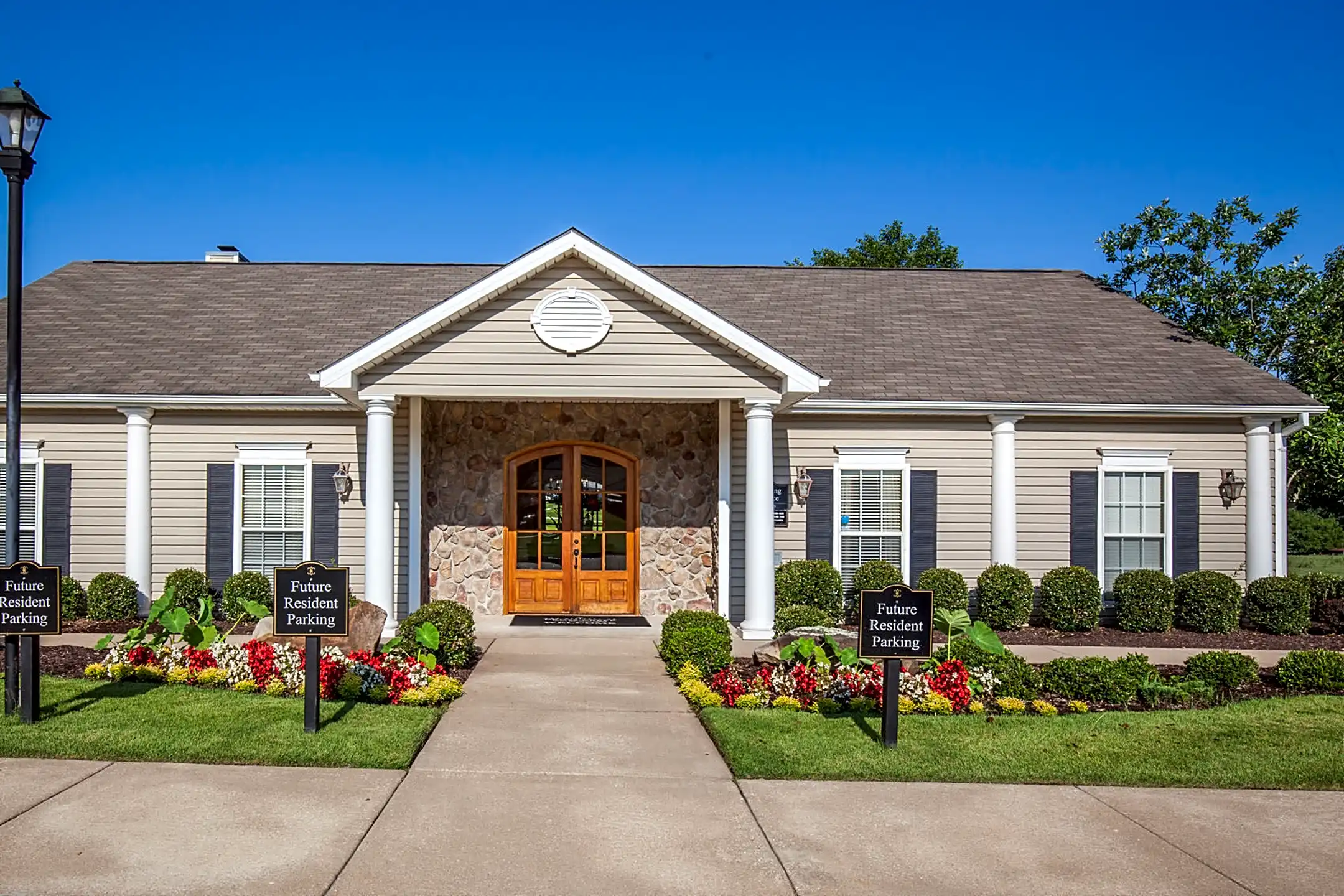 Villages of Cross Creek 3302 N Dixieland Rd Rogers, AR Apartments