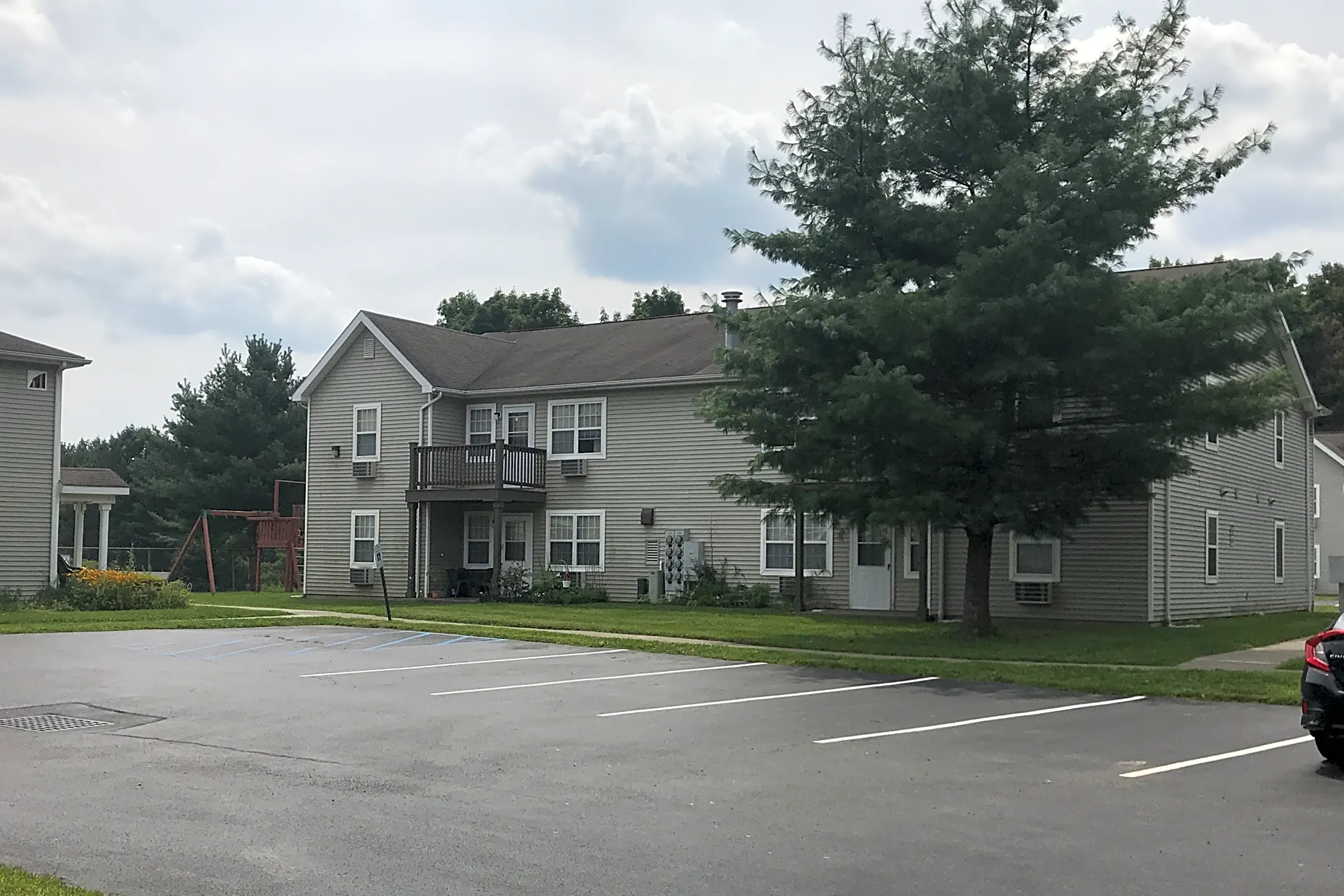 Hillside Terrace Apartments - Poughkeepsie, NY 12603