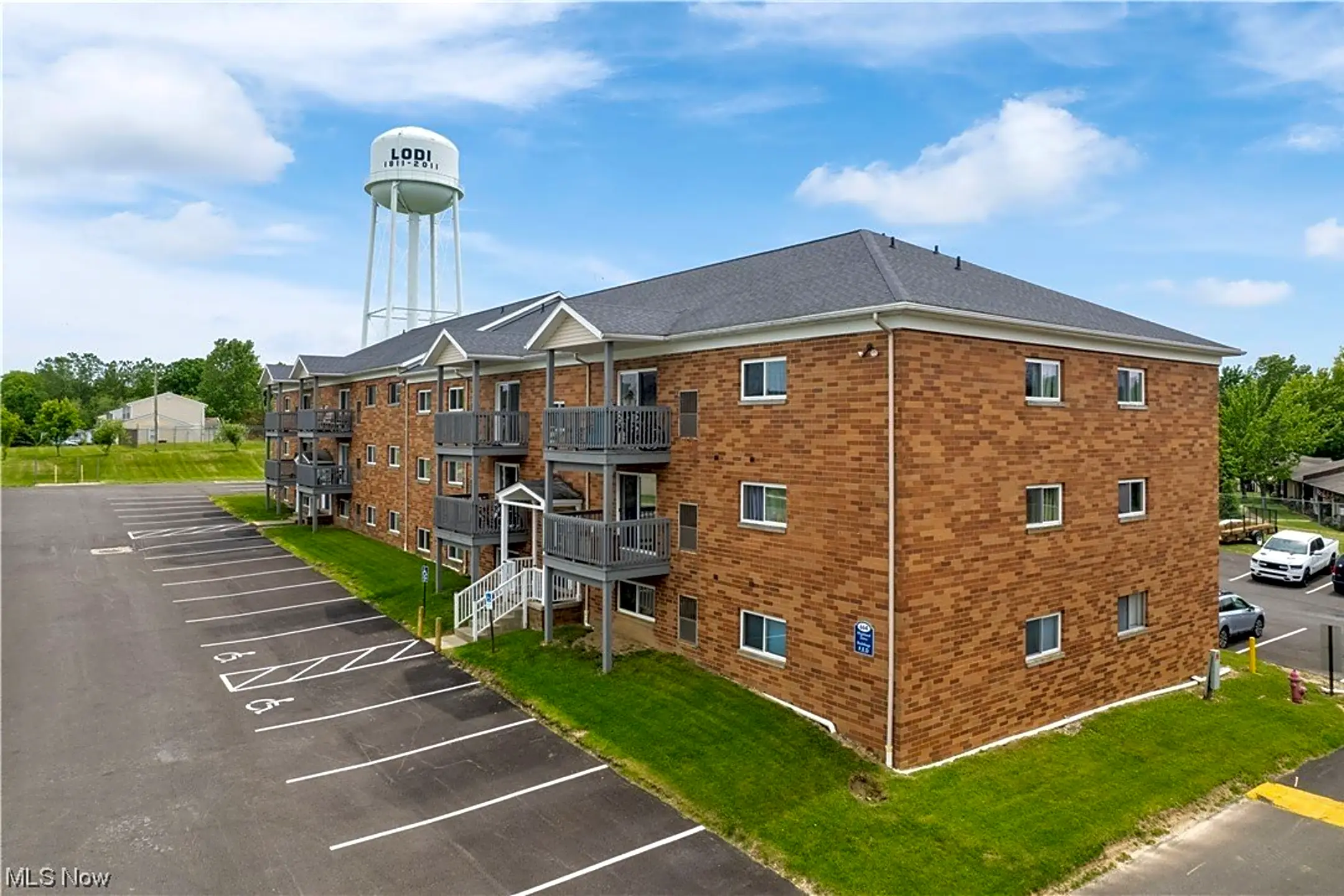 624 Highland Dr Apartments Lodi, OH 44254