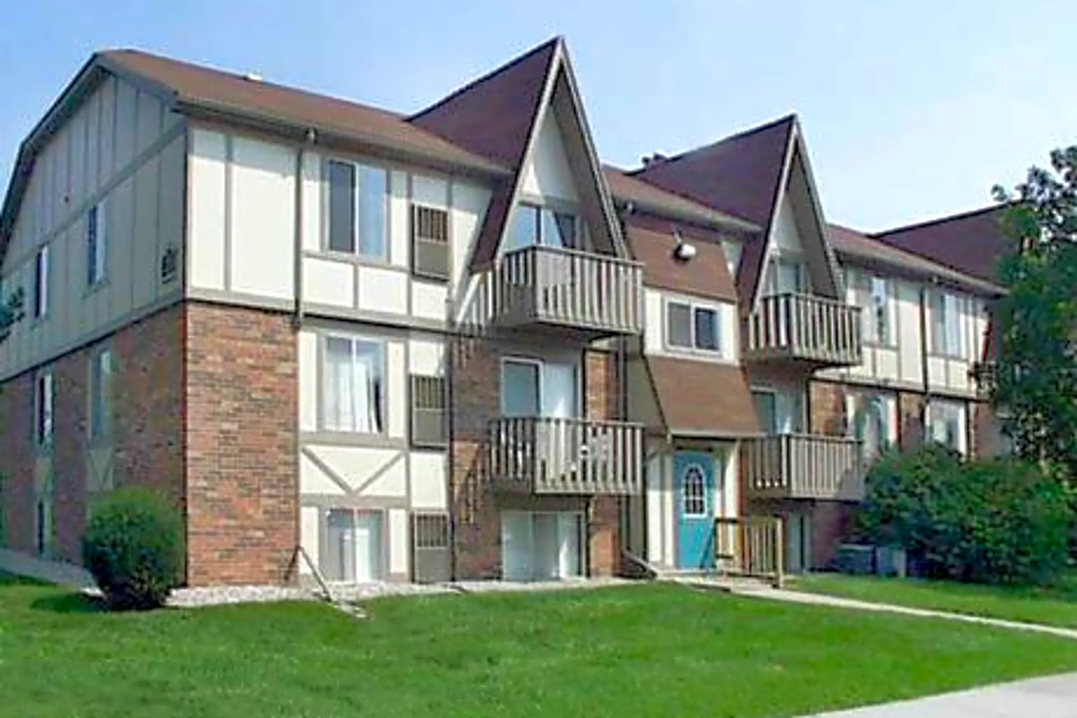 Pine Creek 11650 Plaza Dr Clio, MI Apartments for Rent Rent.