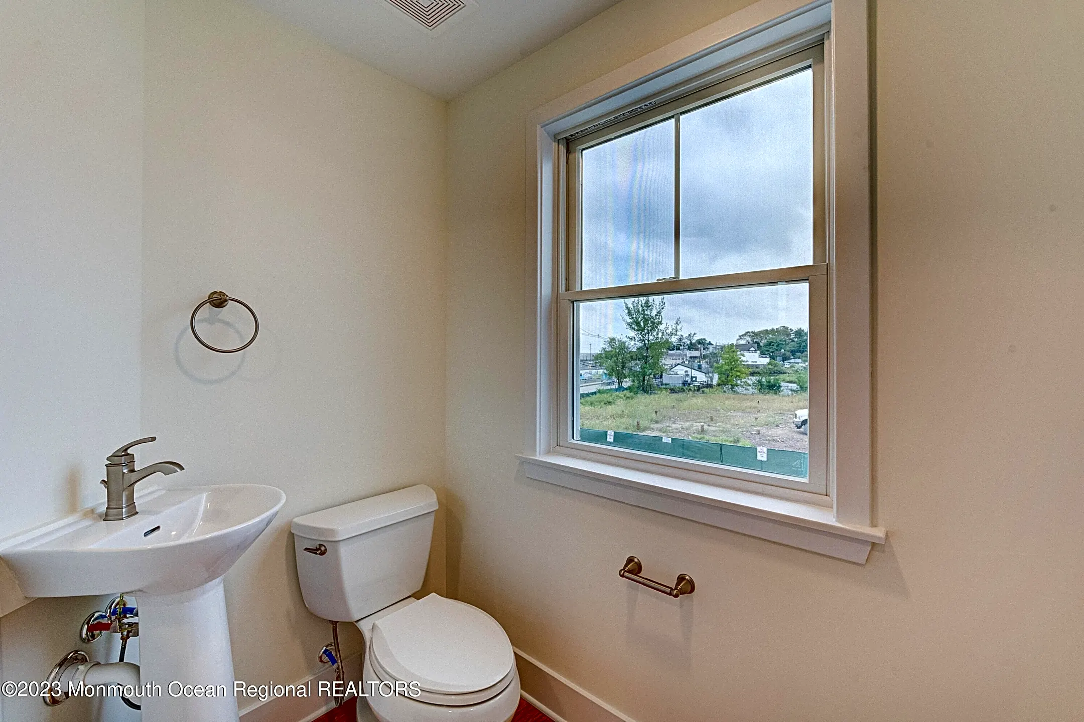 Bathroom - 160 W Front St - Keyport, NJ
