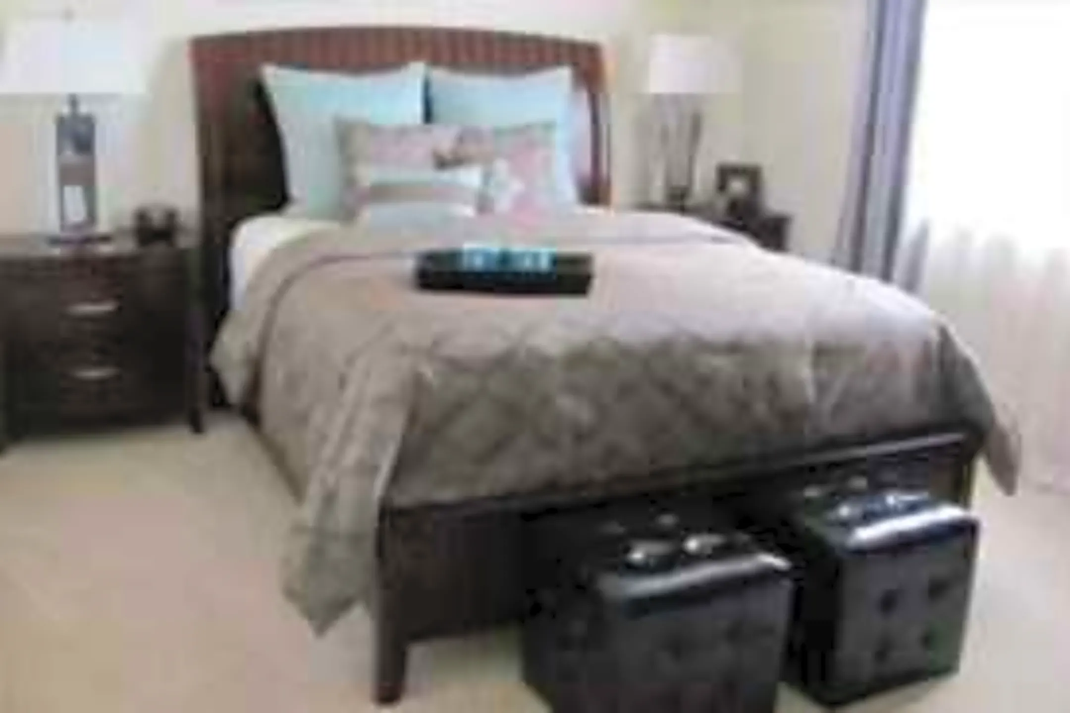 Bedroom - Foxcroft Village Apartments - Martinsburg, WV