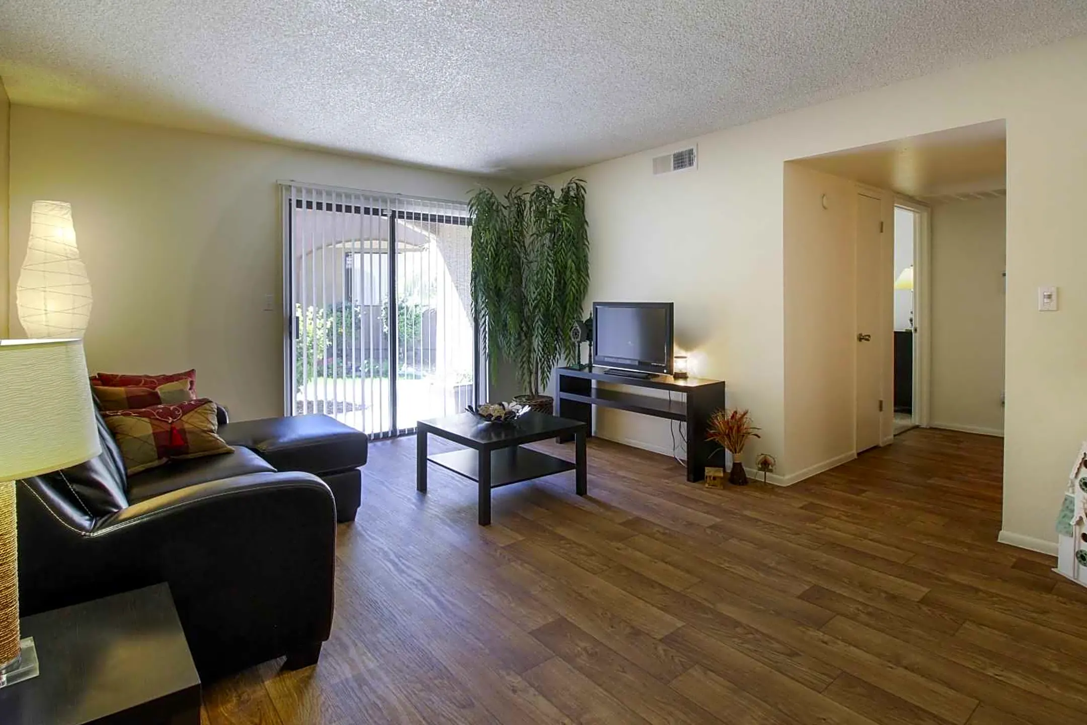 Glen Oaks - 5750 N 59th Ave | Glendale, AZ Apartments for Rent | Rent.