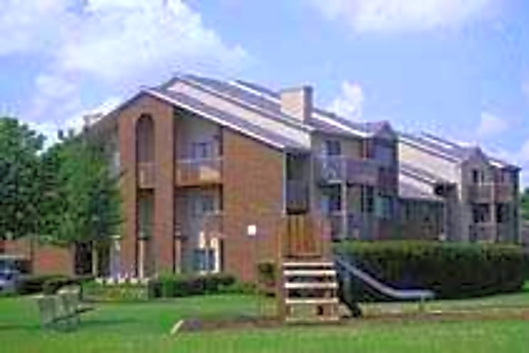 Hampton Harbor Apts