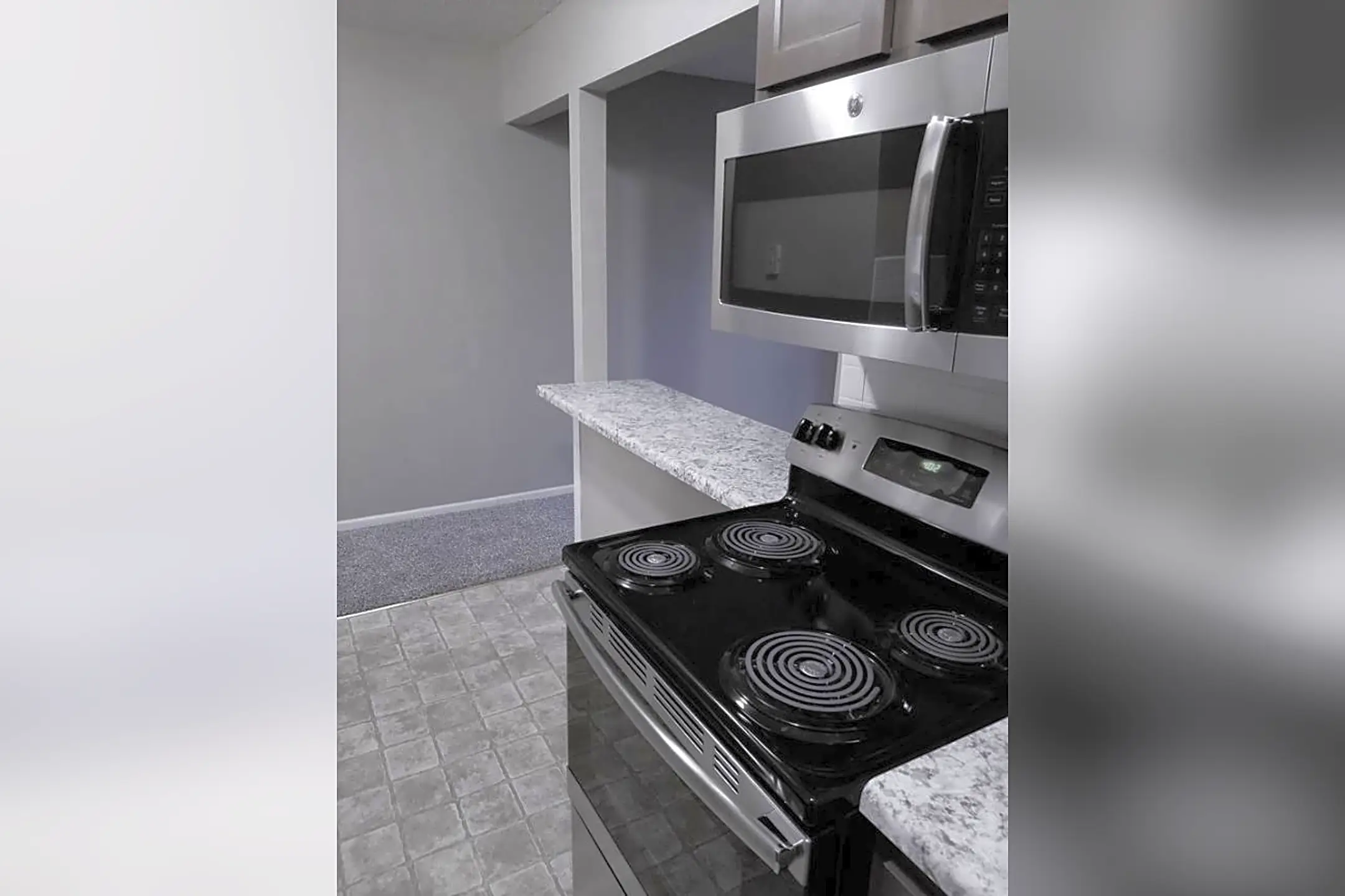Midland Court - Shawnee, KS