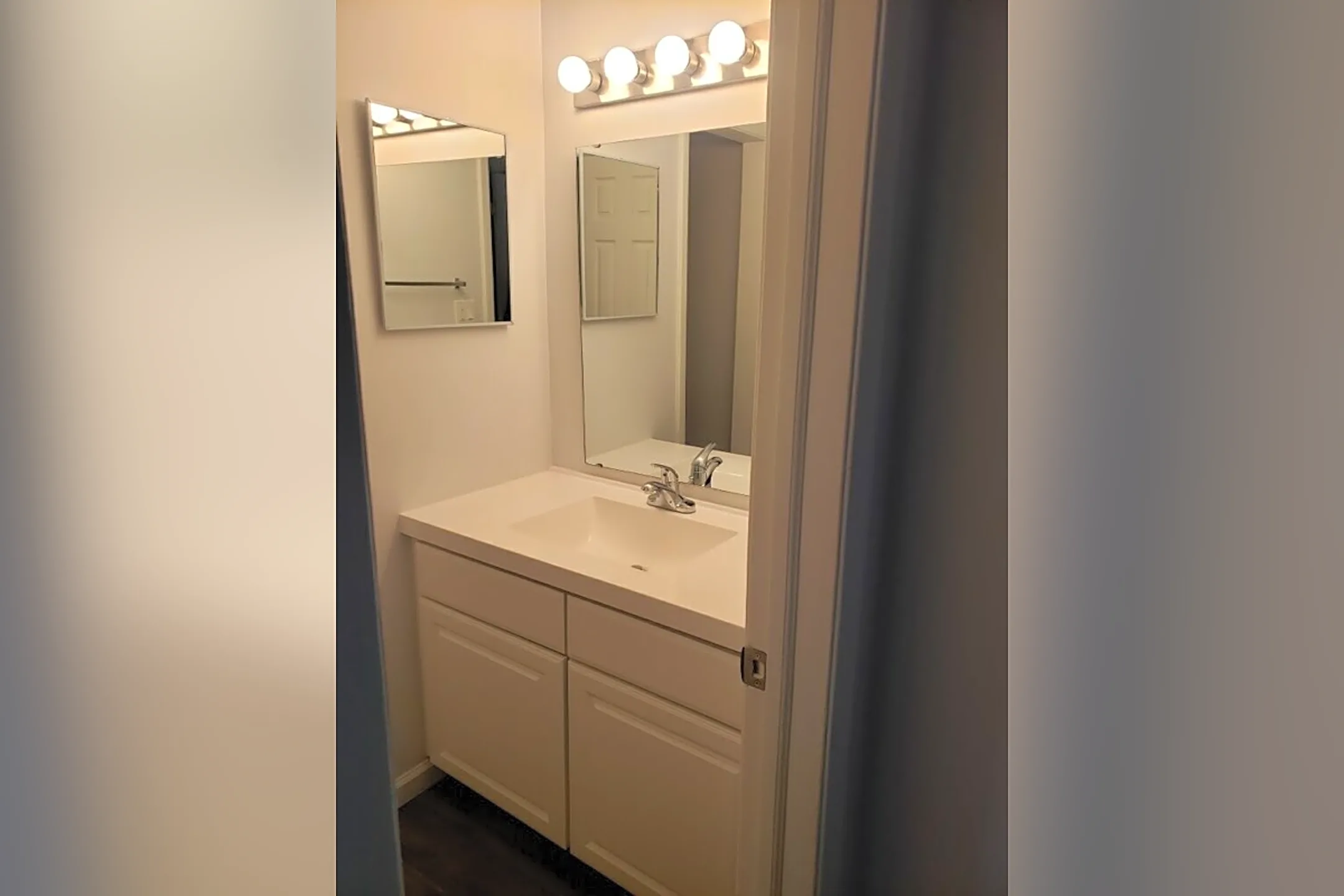 Bathroom - Hermitage Apartments - Indianapolis, IN