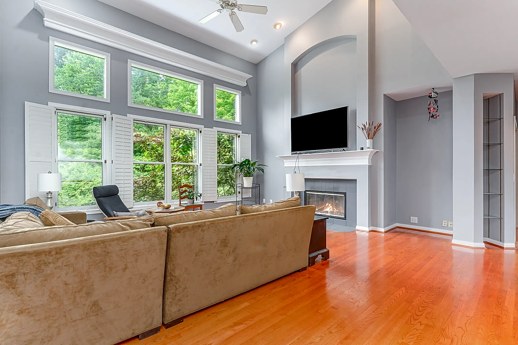 Living Room - 8270 Weller Rd - Cincinnati, OH