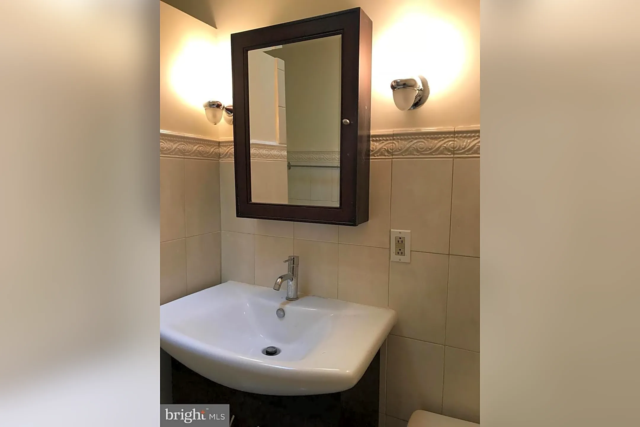 Bathroom - 1321 33rd St NW - Washington, DC