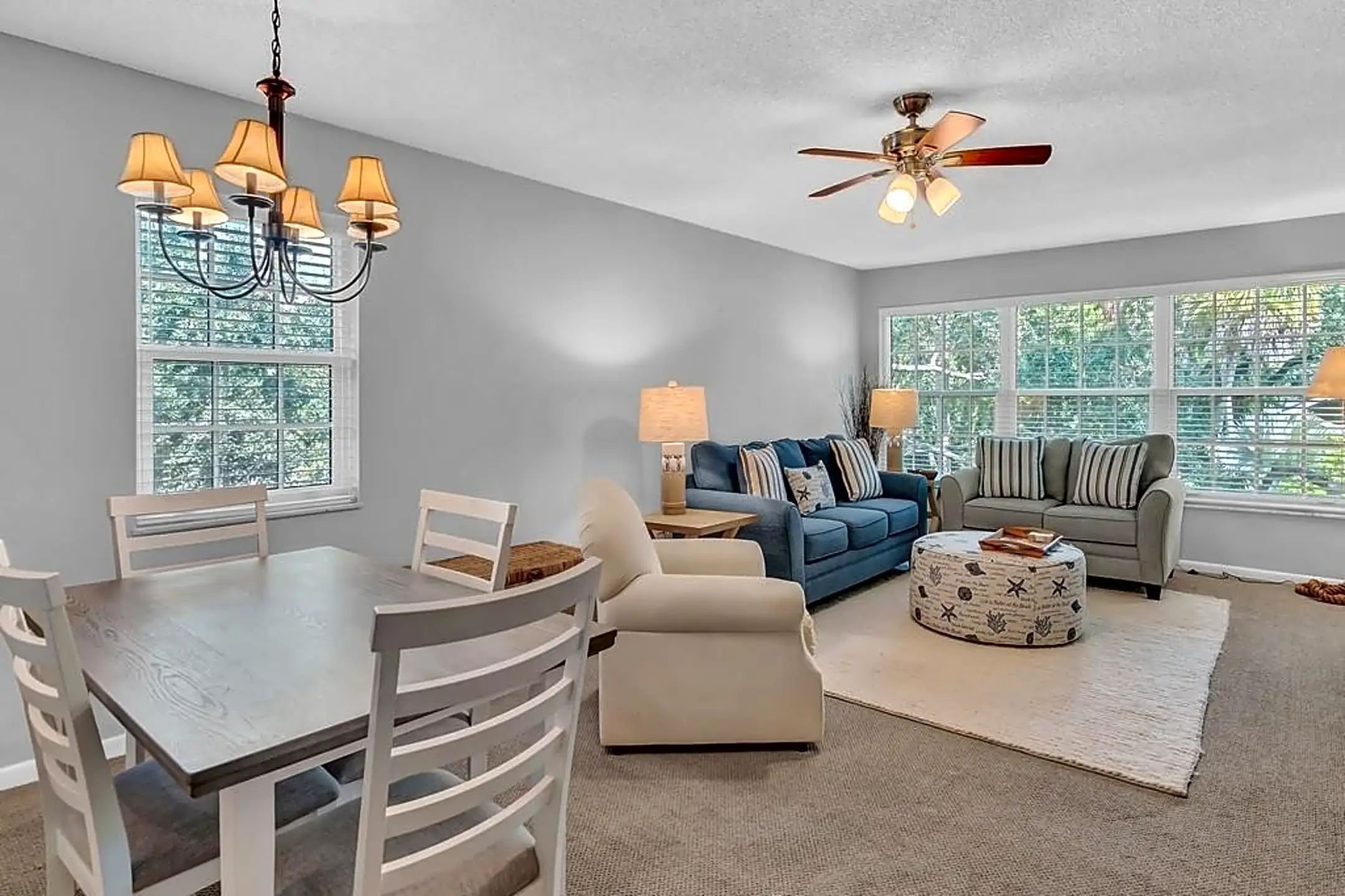 Living Room - 900 Jasmine Ln #6B - Vero Beach, FL
