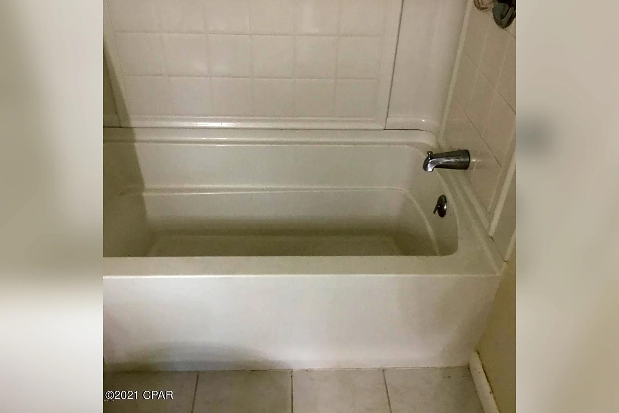 Bathroom - 1025 W 19th St #16C - Panama City, FL