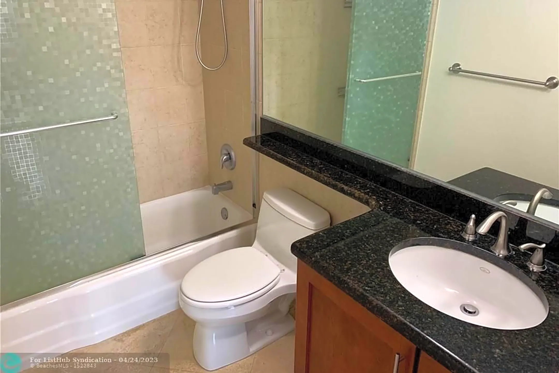 Bathroom - 2900 NE 30th St #8J - Fort Lauderdale, FL