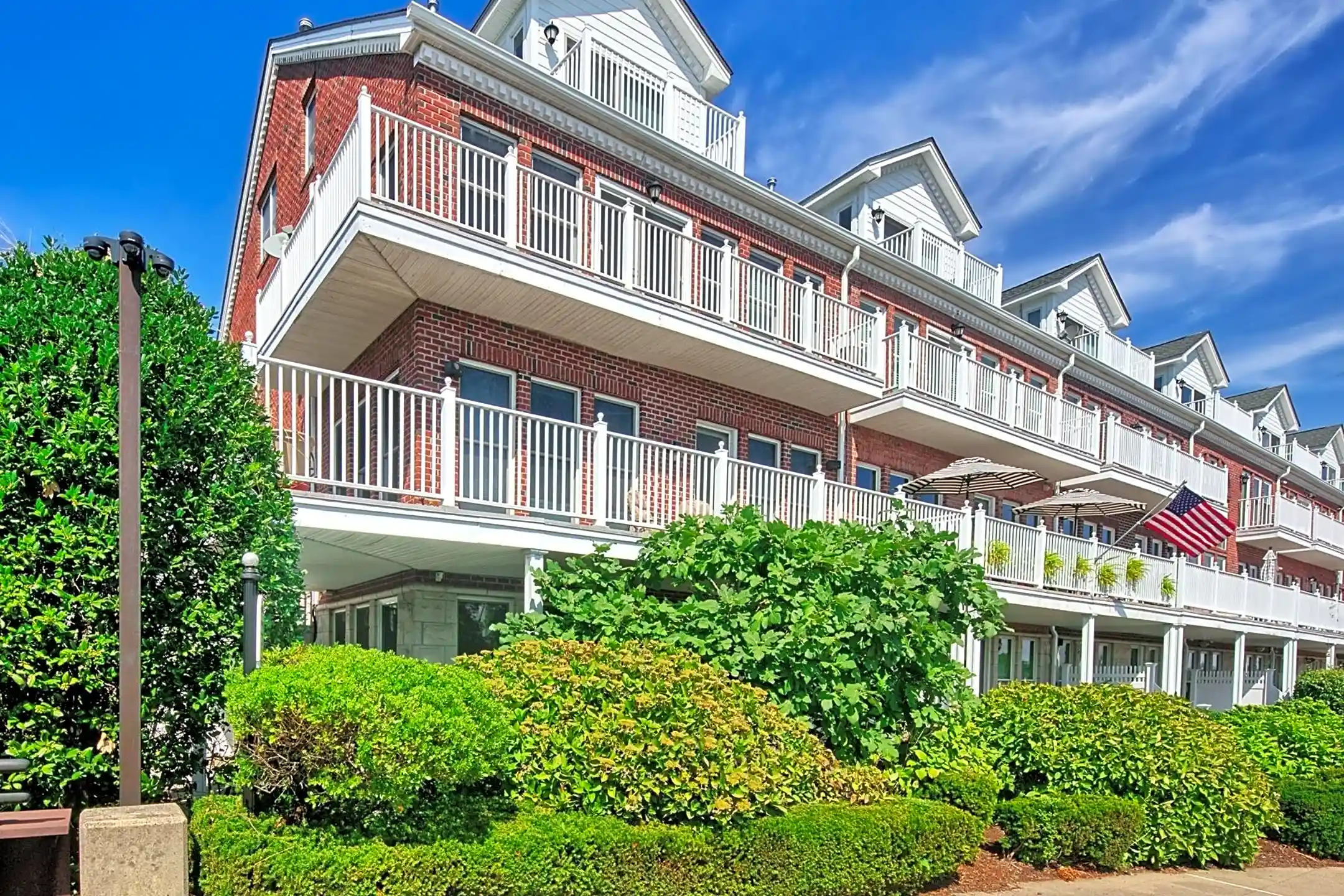 Building - 513 Harbor Pl - West New York, NJ