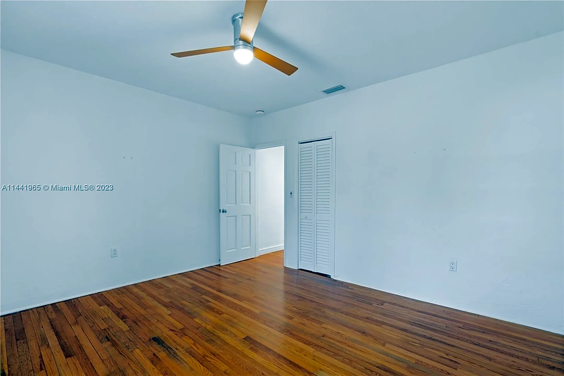 Bedroom - 4531 Sheridan Ave - Miami Beach, FL