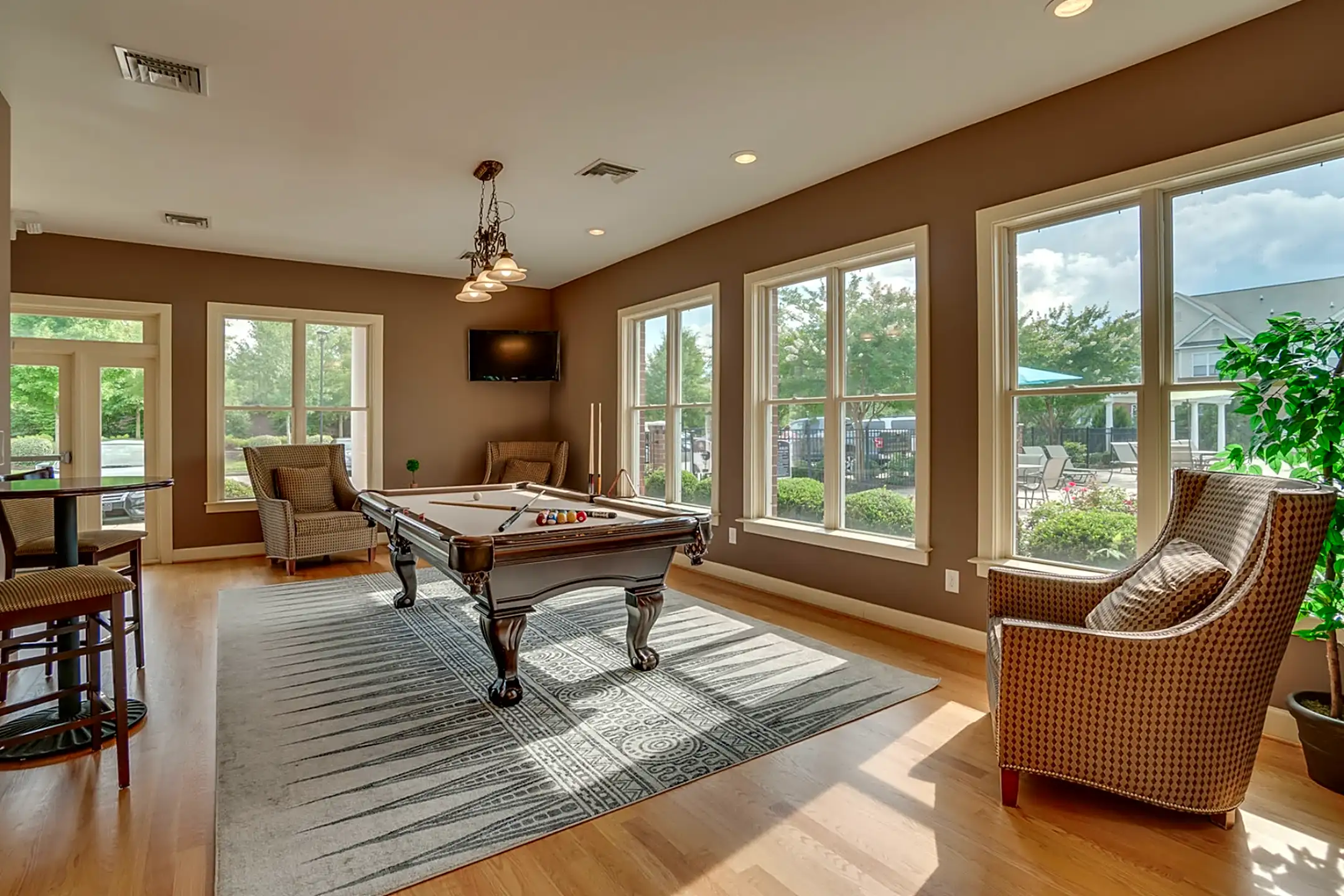 White Oak Luxury Apartments - Chester, VA