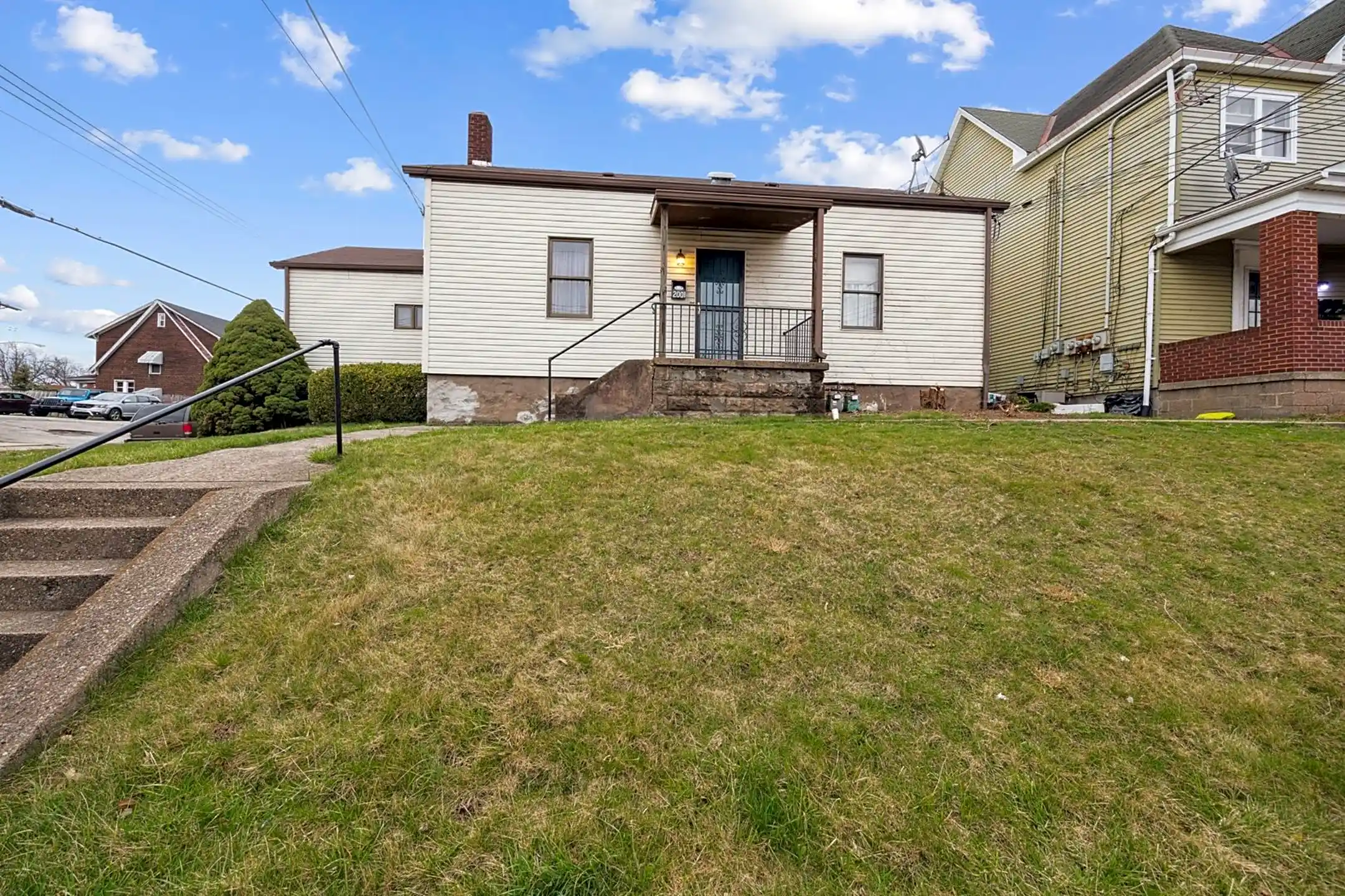 2001 Grandview Ave 2001 Grandview Ave unit 2nd McKeesport, PA