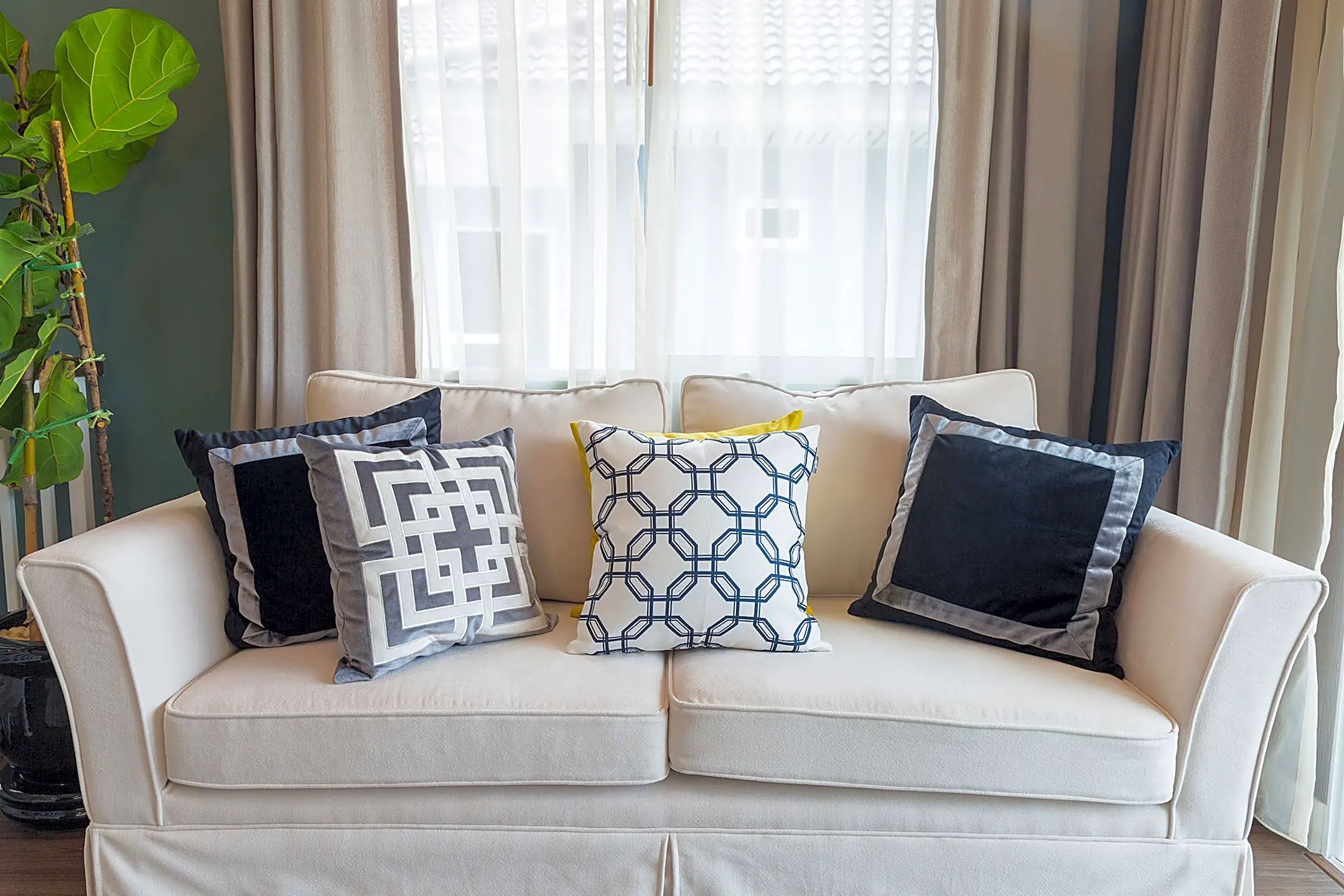 Living Room - The Villas on 50th - Oklahoma City, OK