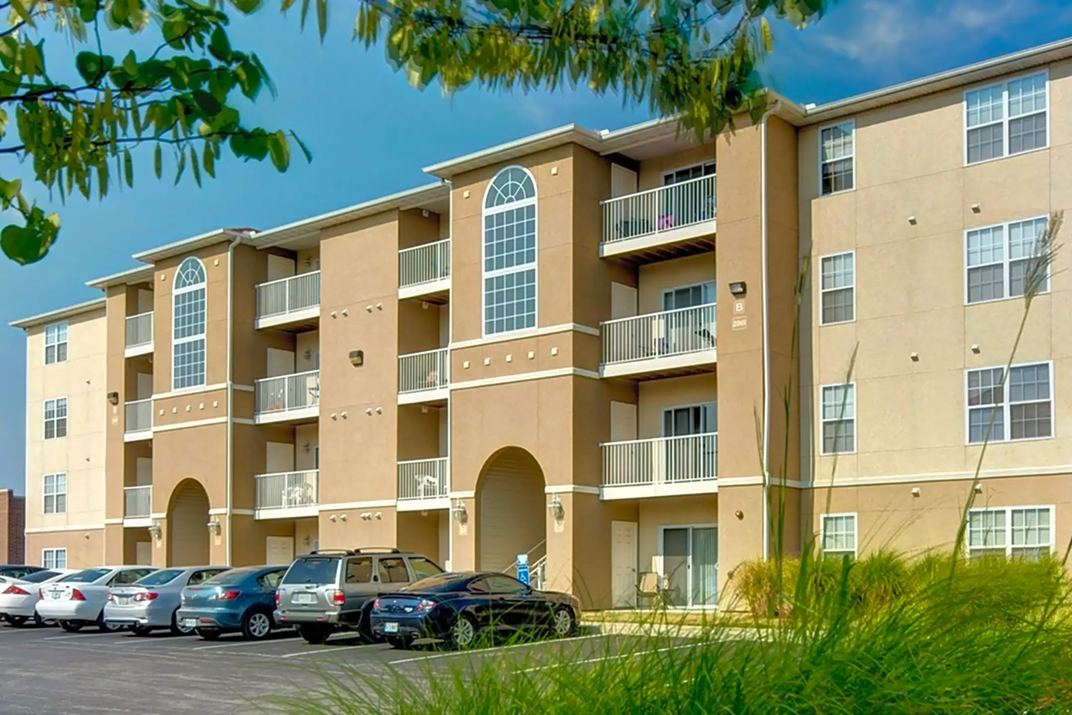 Palm Village Apartments 2861 S Nettleton Ave Springfield, MO