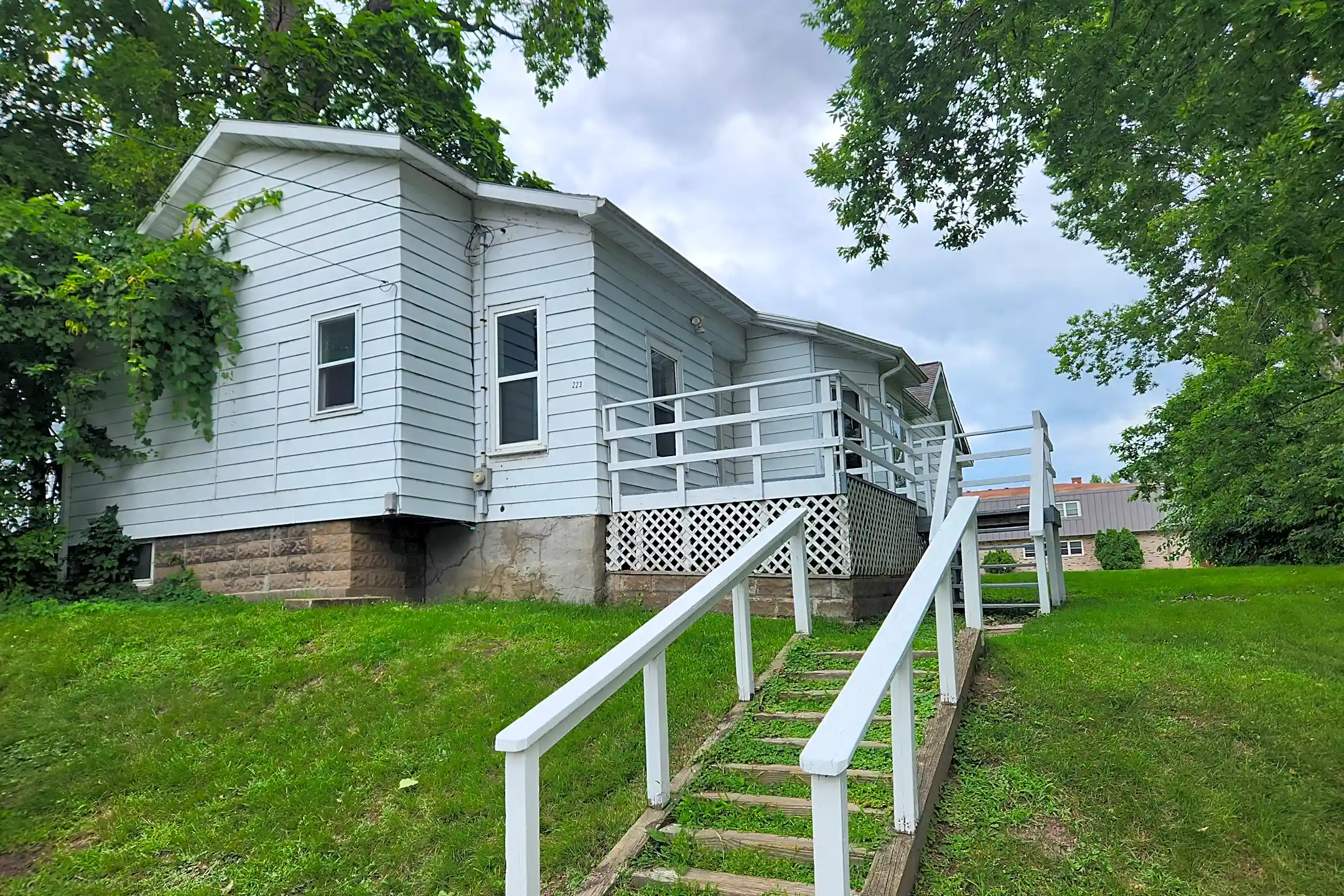 223 Broadway St Houses Eau Claire, WI 54703
